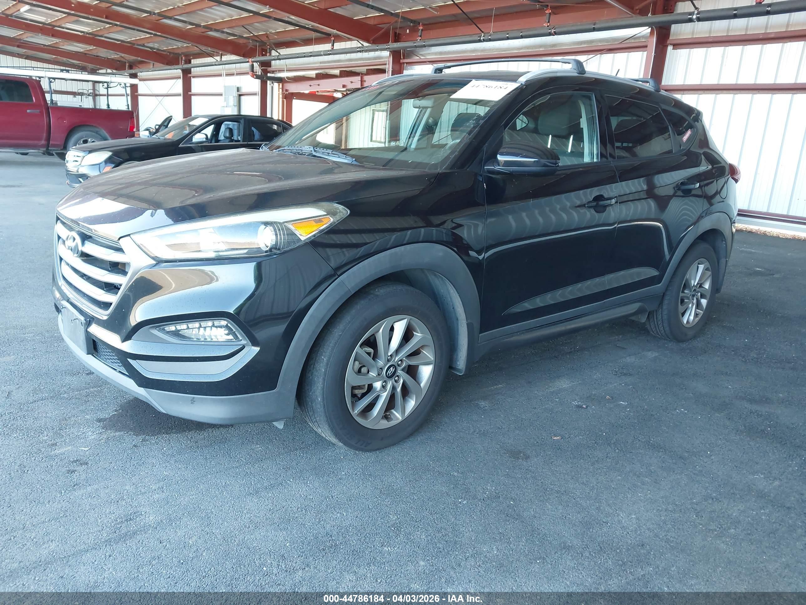 HYUNDAI TUCSON image 2