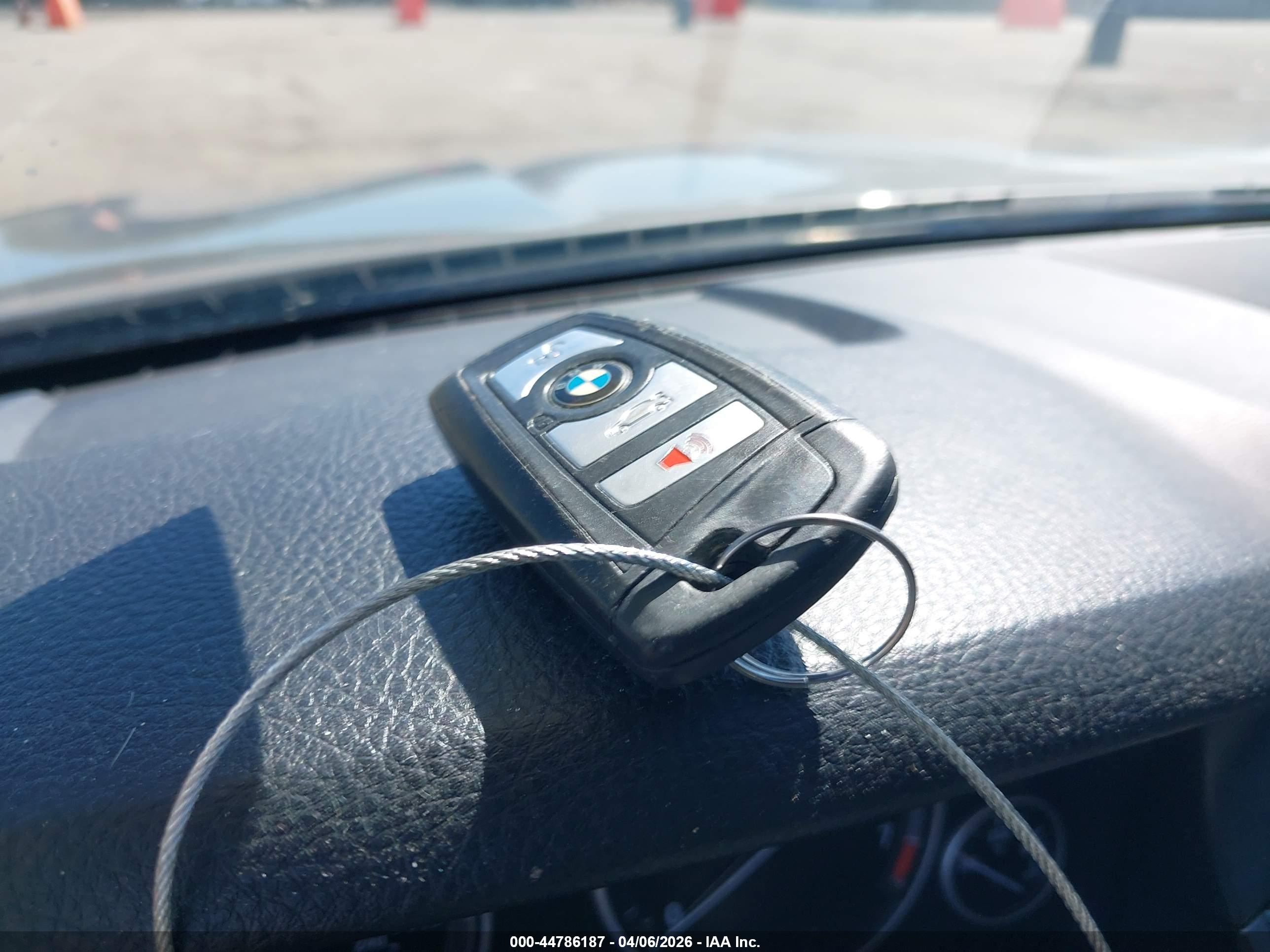 BMW 528I image 11