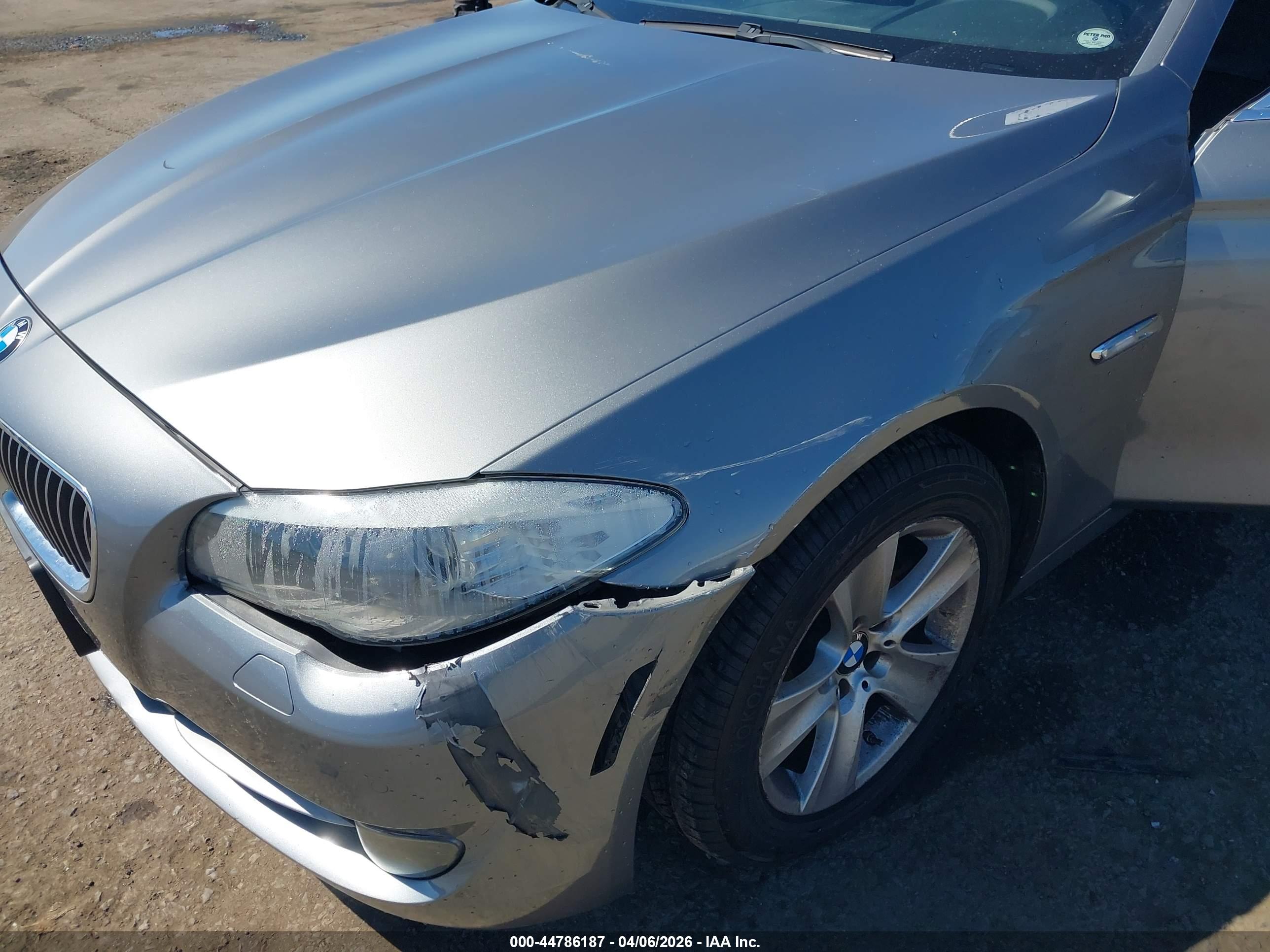 BMW 528I image 6