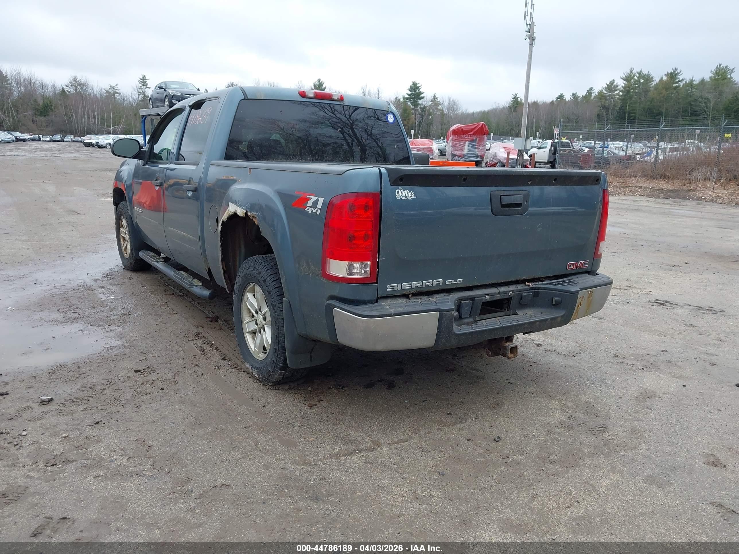 GMC SIERRA image 3