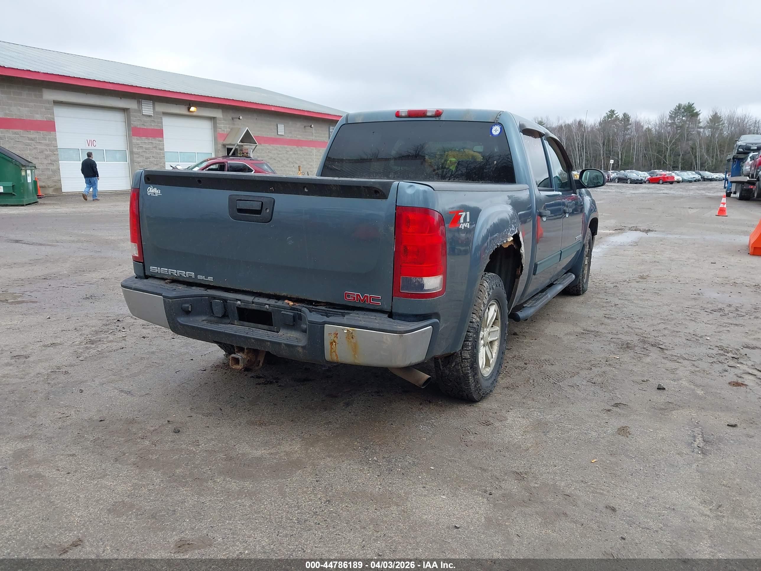 GMC SIERRA image 4