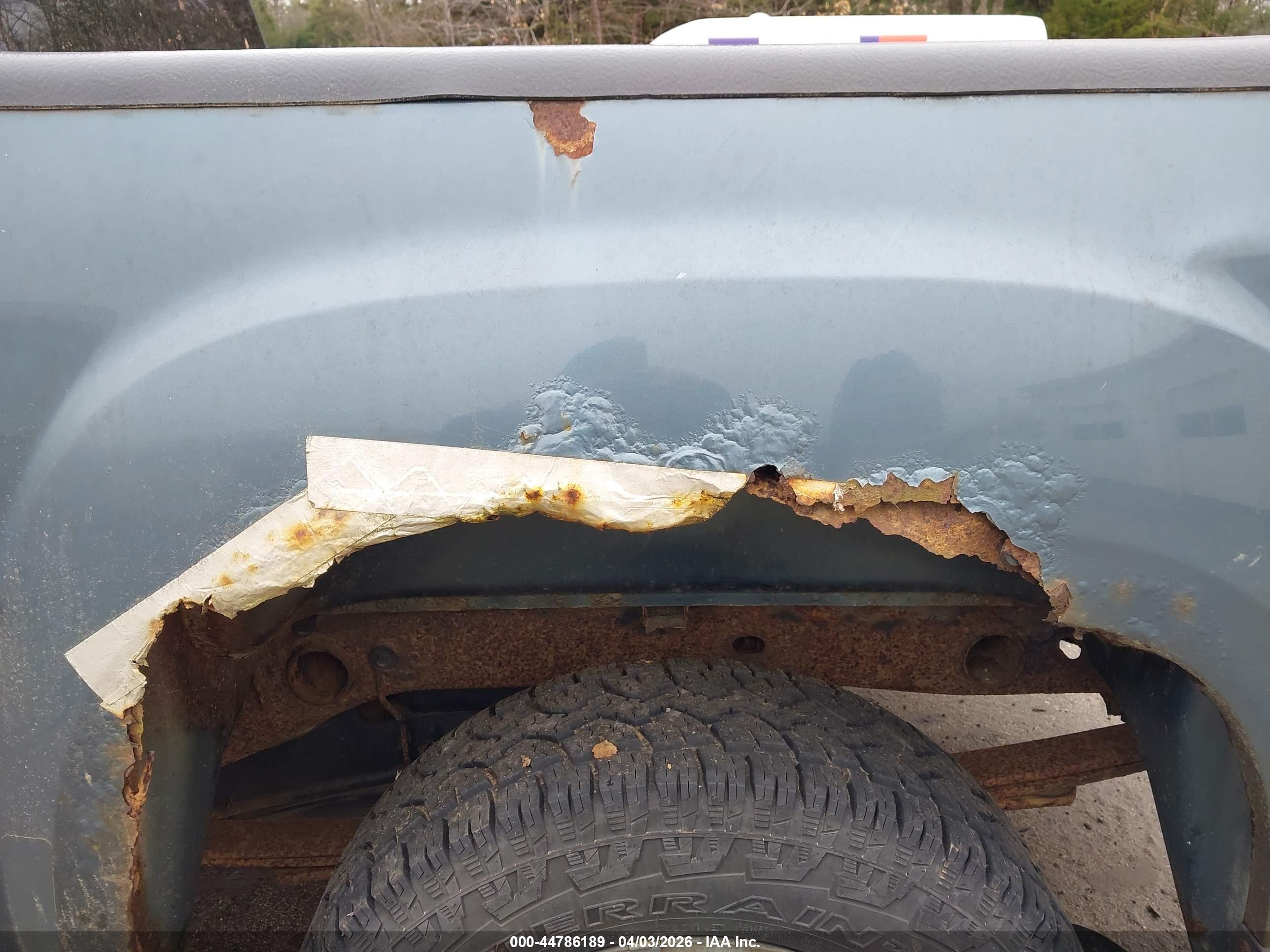 GMC SIERRA image 6