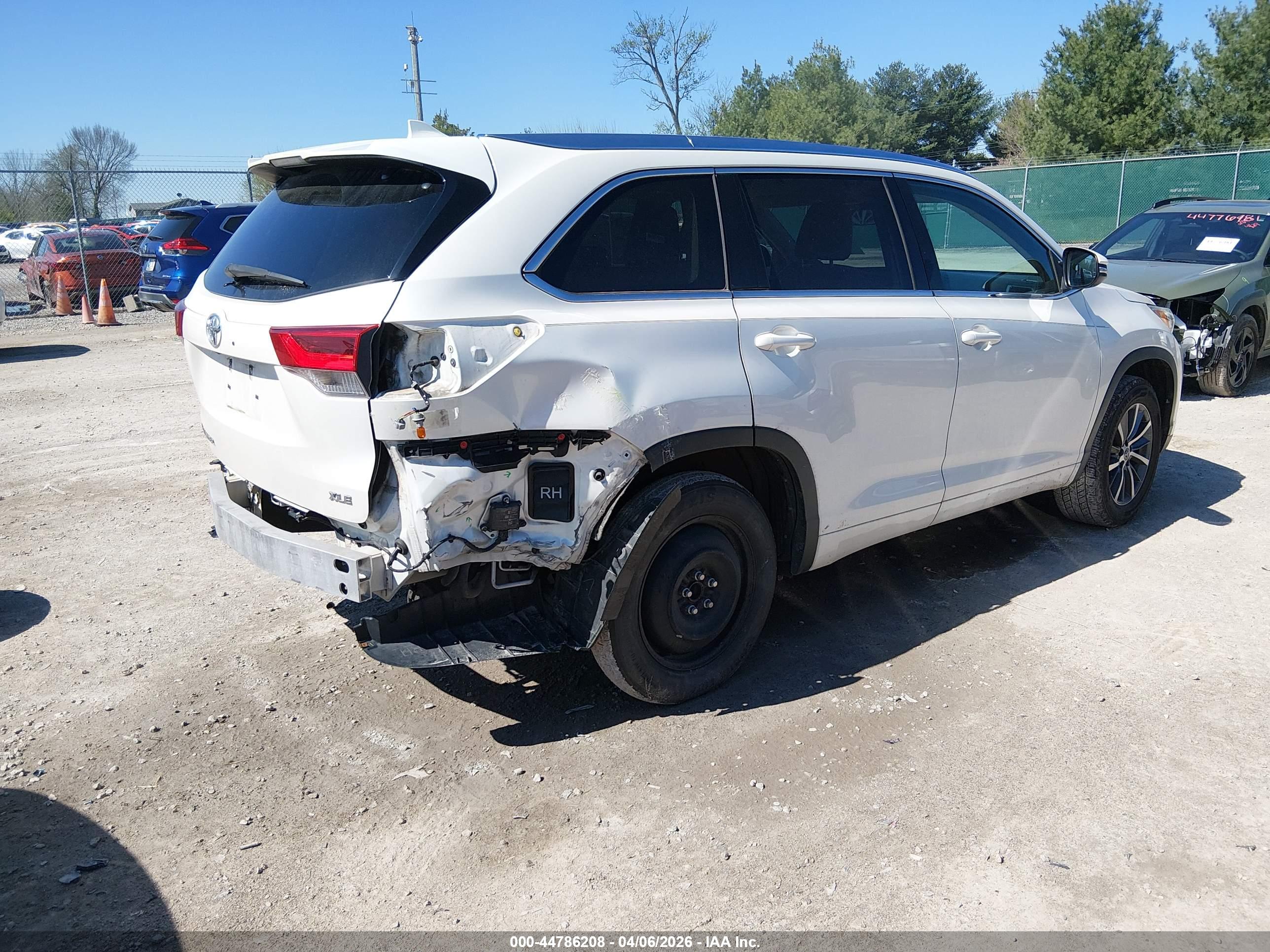 TOYOTA HIGHLANDER image 4
