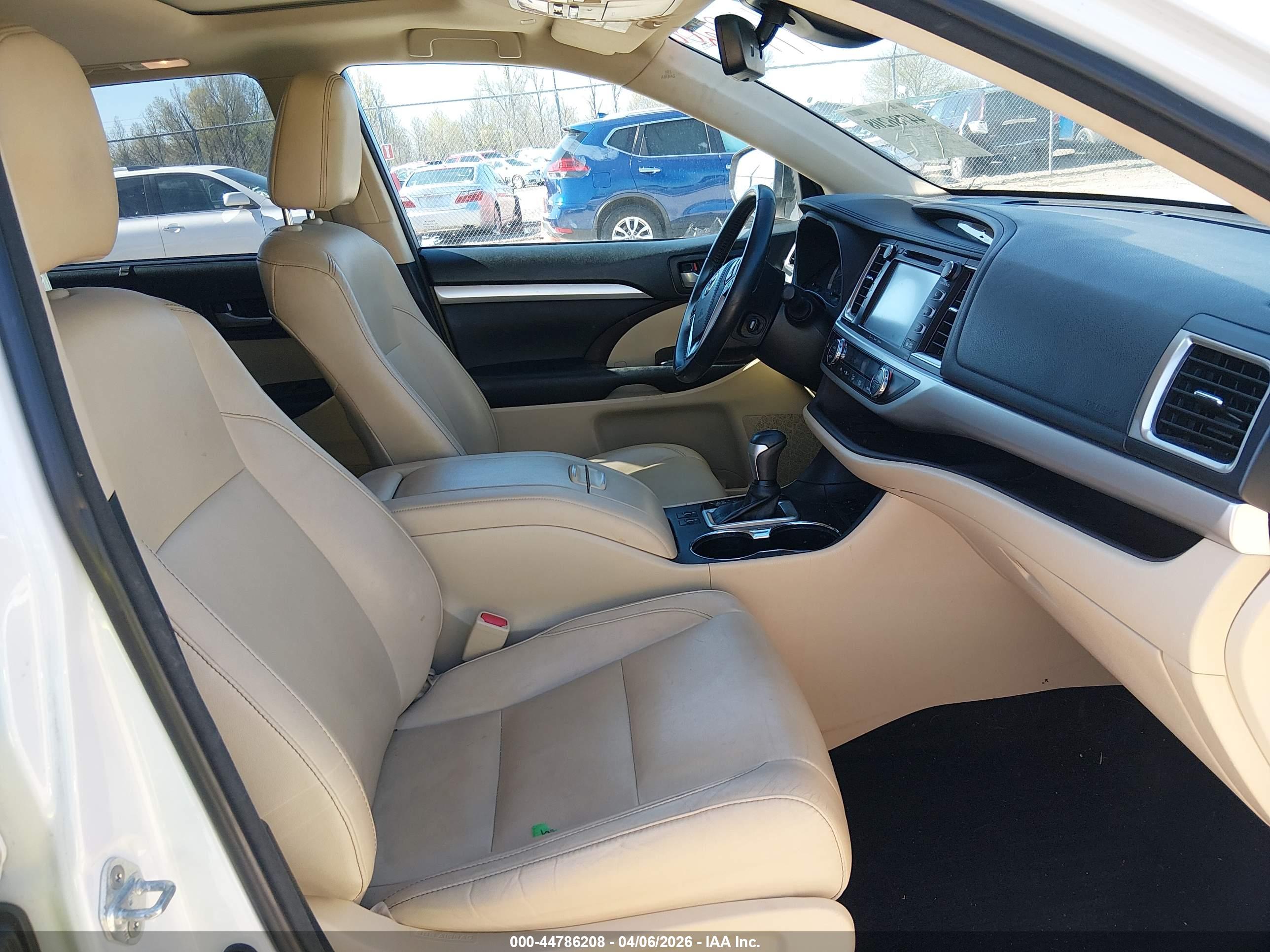 TOYOTA HIGHLANDER image 5