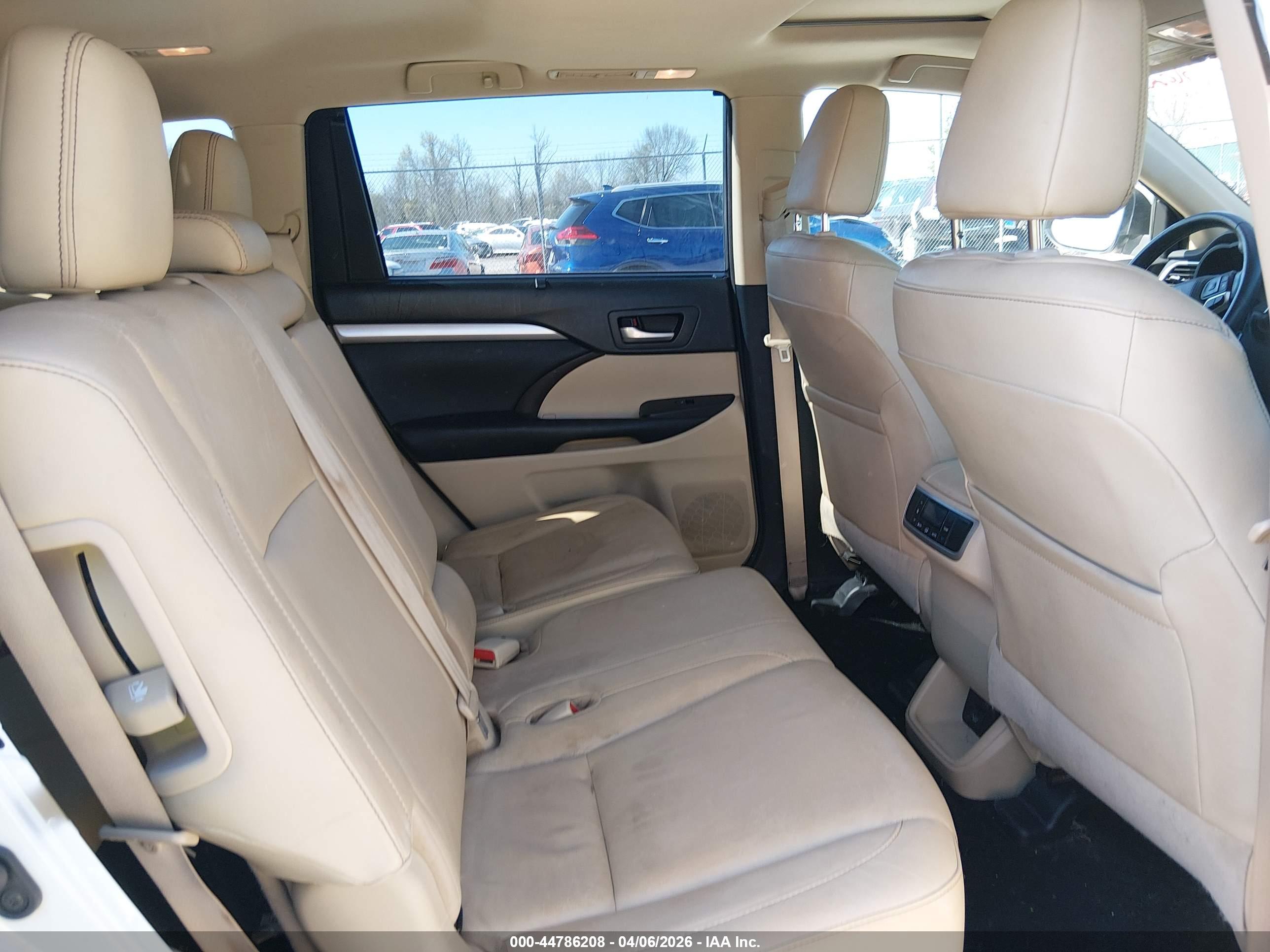 TOYOTA HIGHLANDER image 8