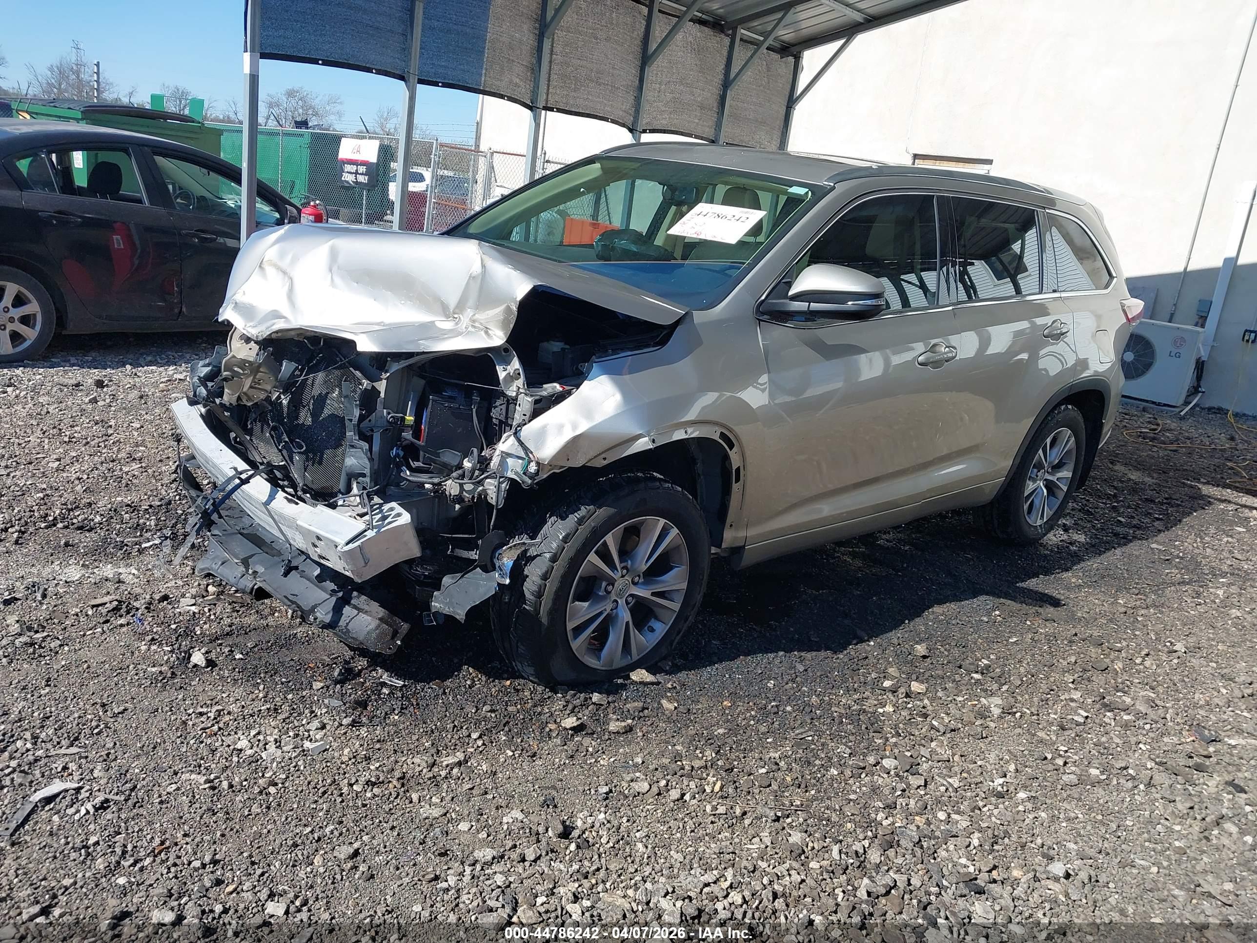 TOYOTA HIGHLANDER image 2