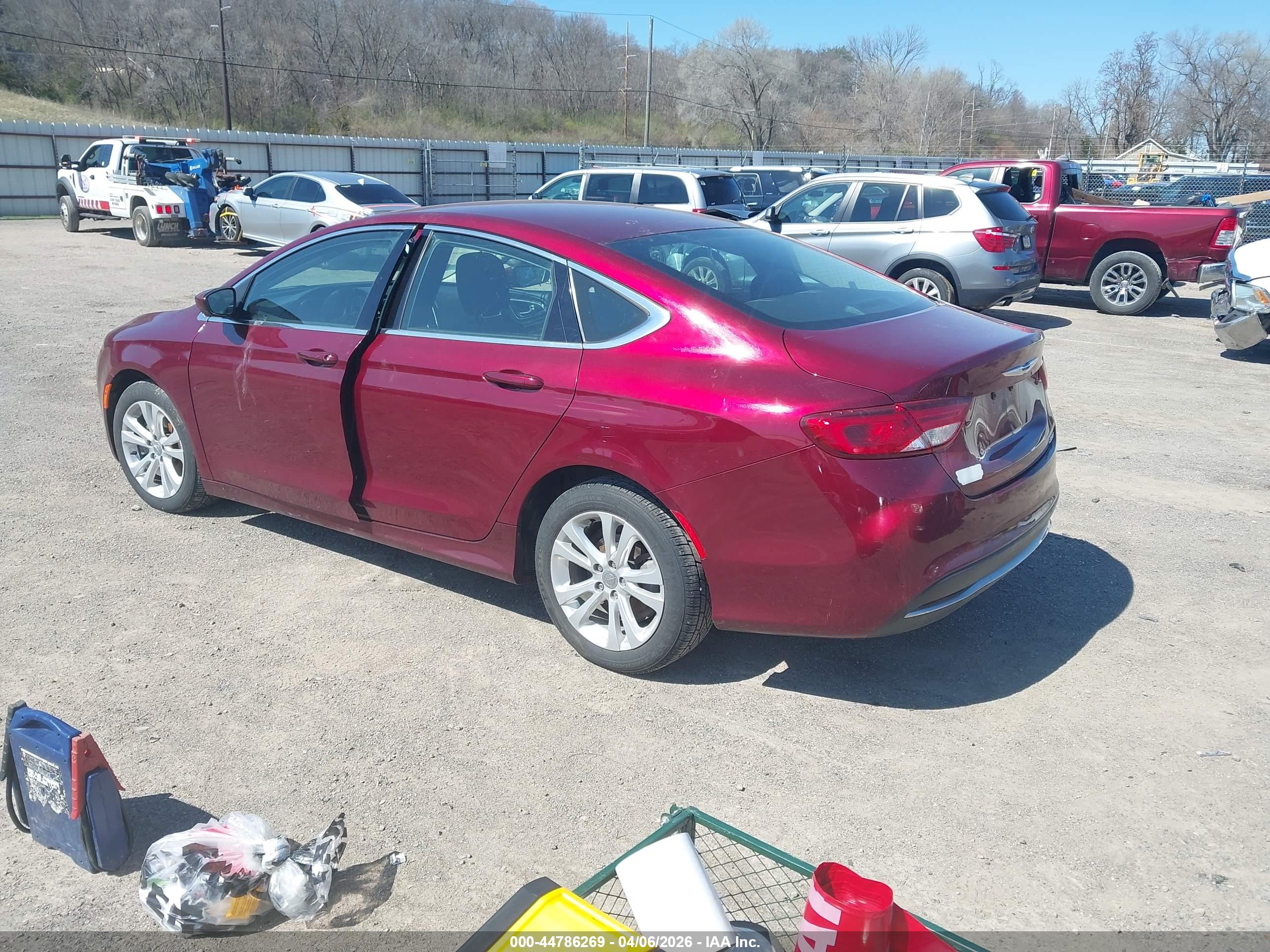 CHRYSLER 200 image 3