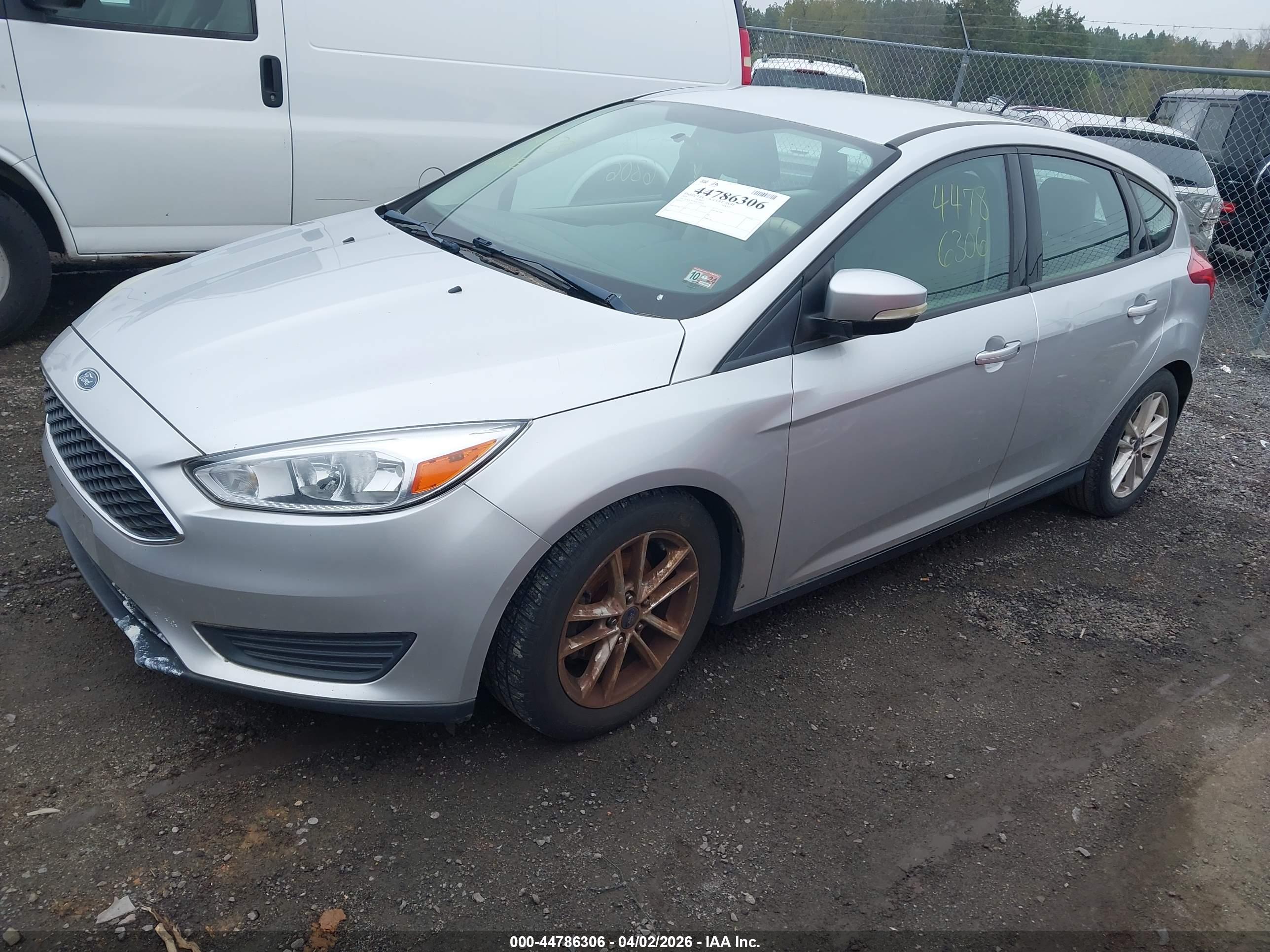 FORD FOCUS image 2
