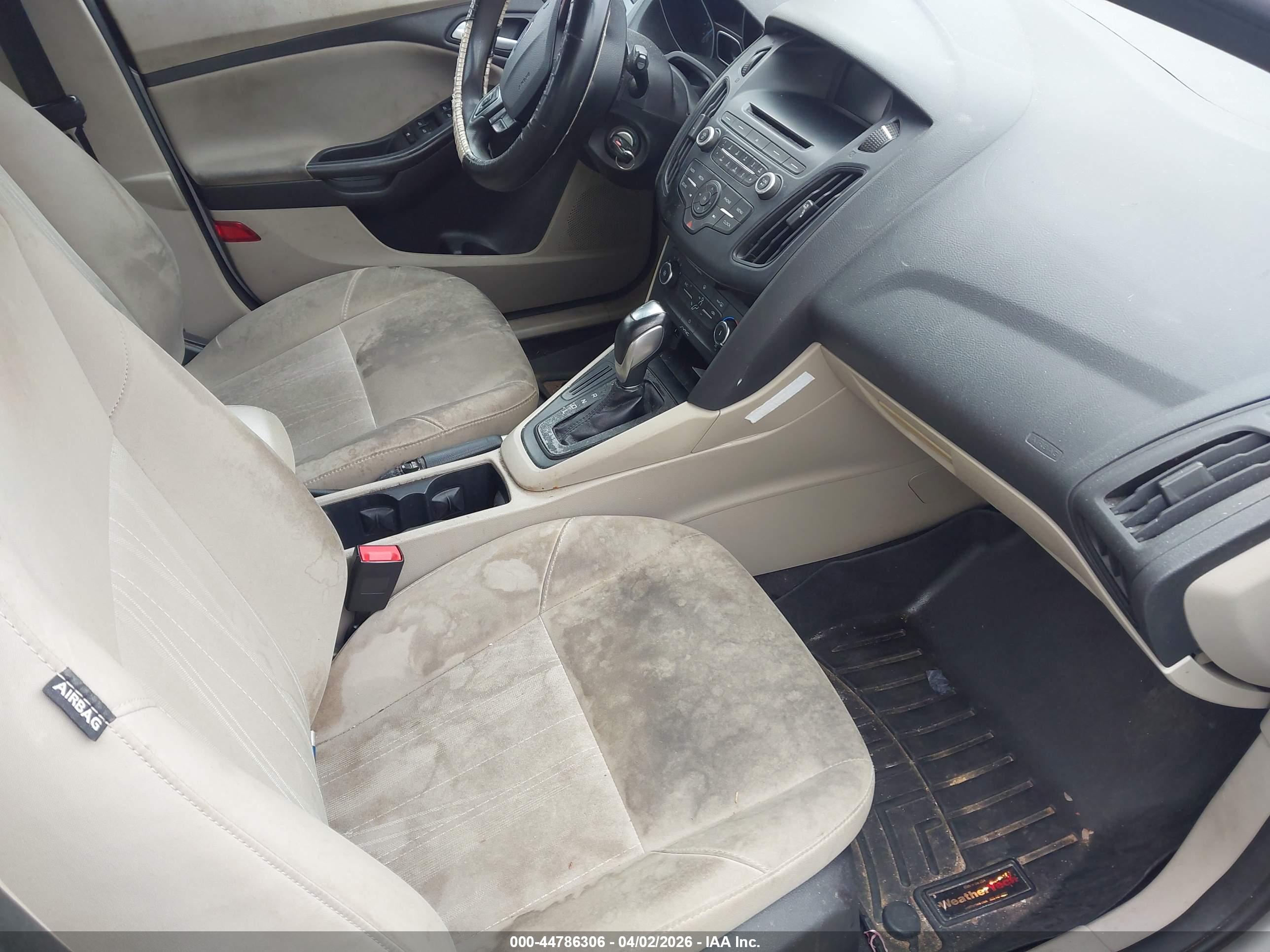 FORD FOCUS image 5