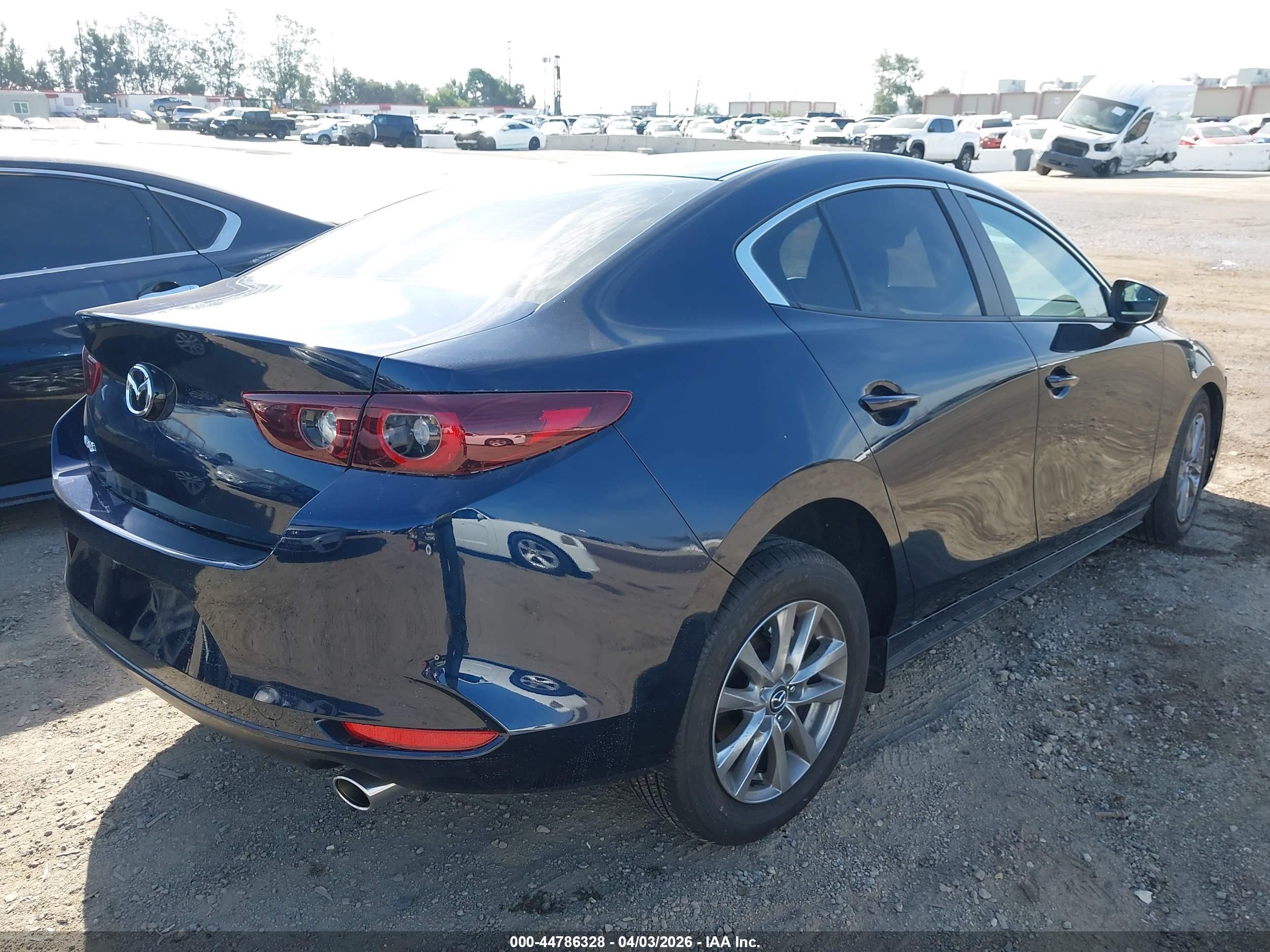 MAZDA MAZDA3 image 4