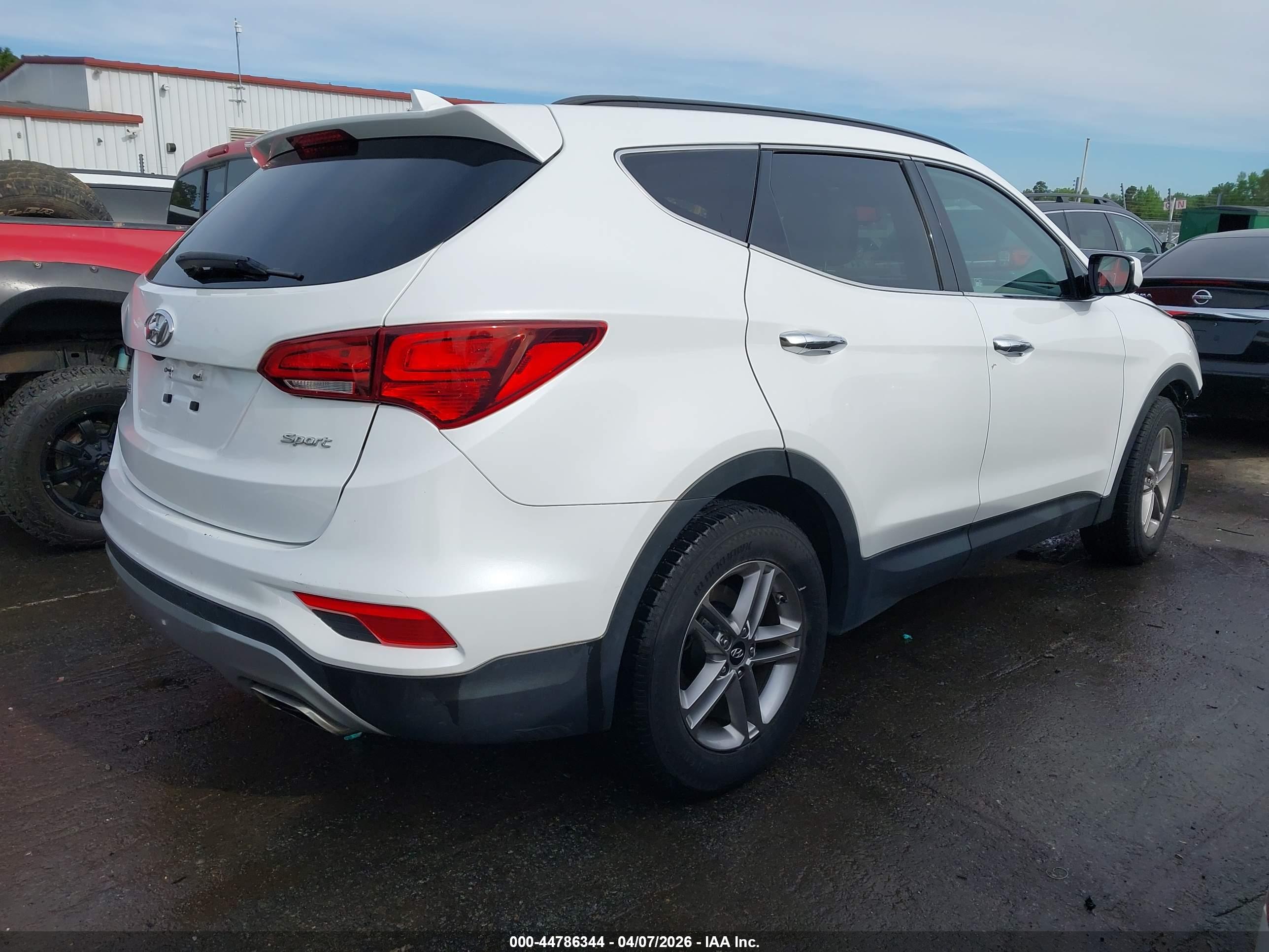 HYUNDAI SANTA image 4