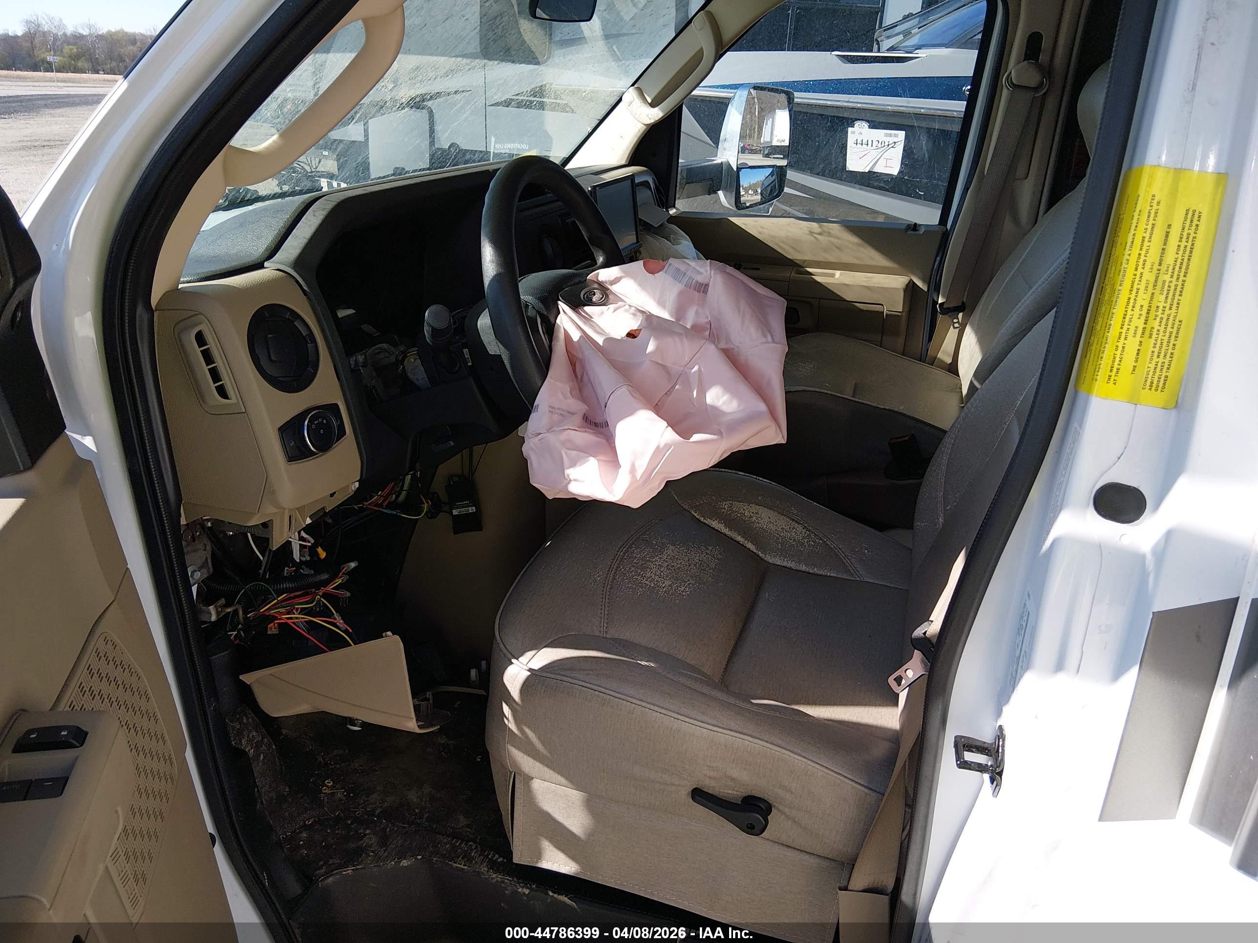 FORD E-450 image 8