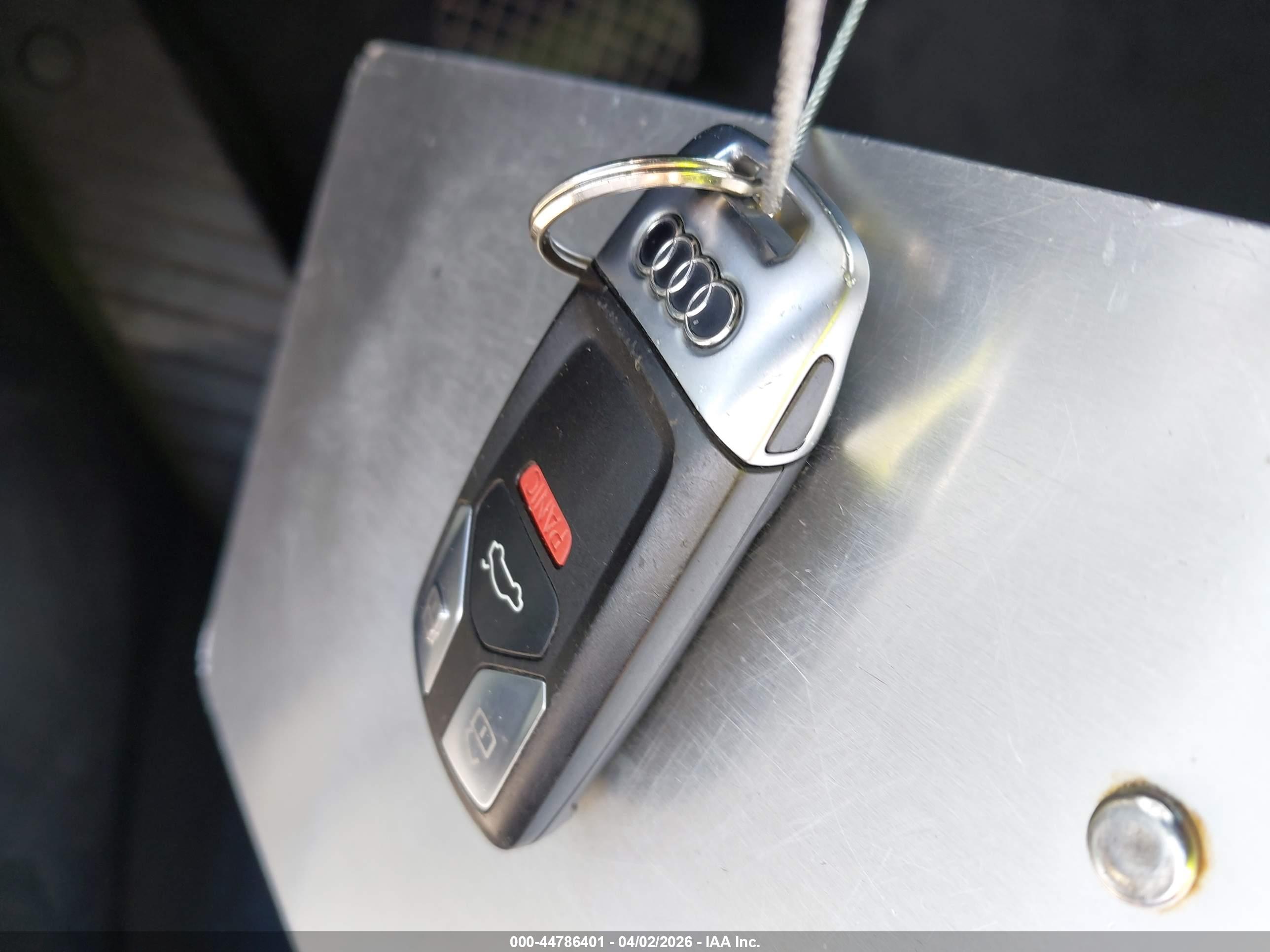AUDI A4 image 11