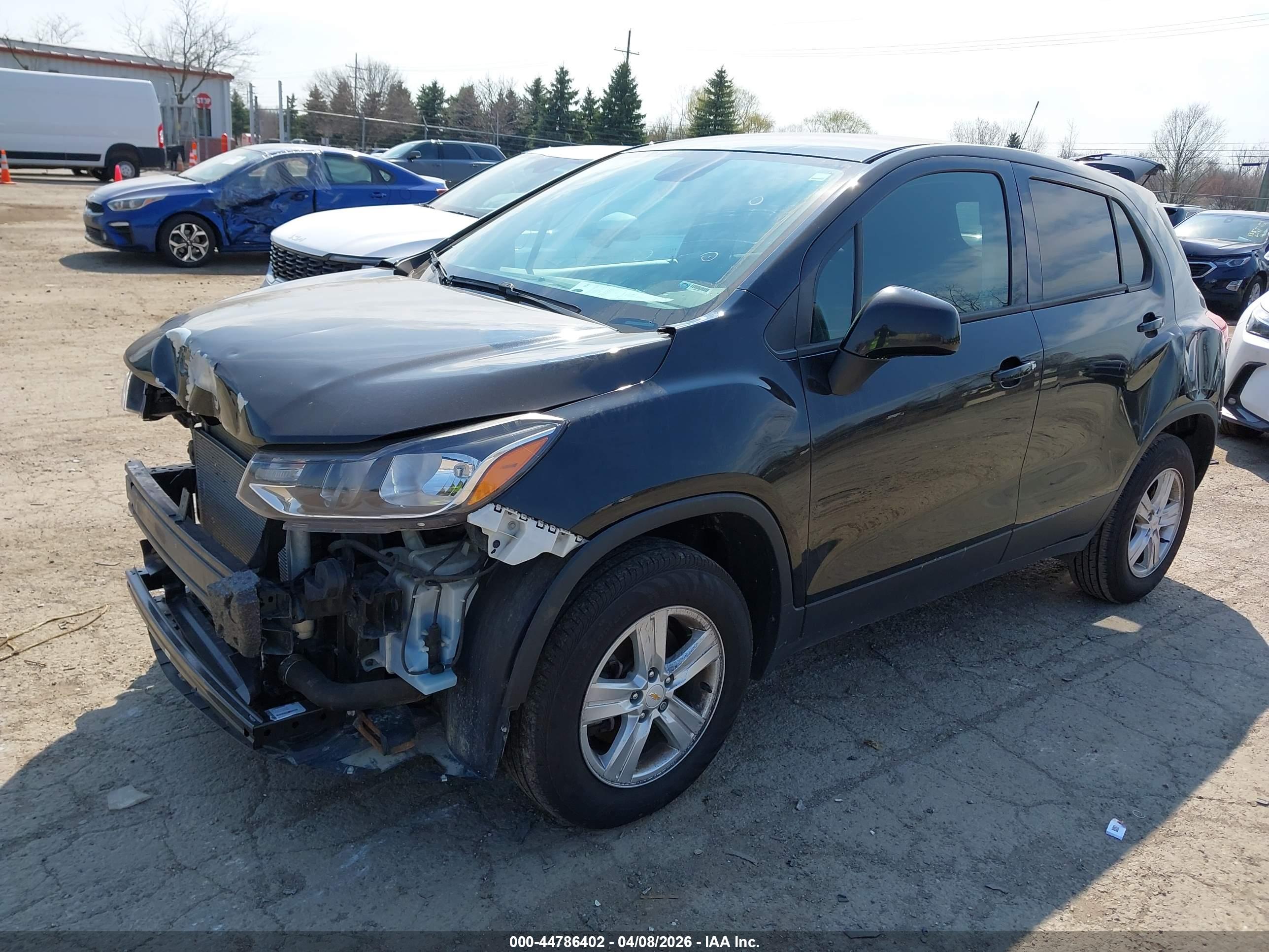 CHEVROLET TRAX image 2