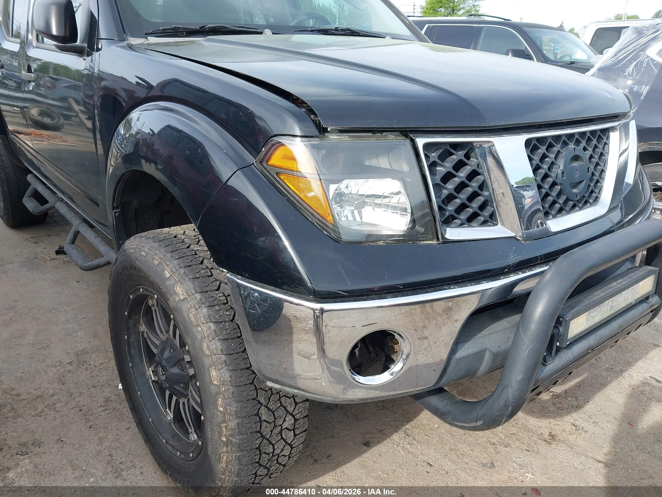 NISSAN FRONTIER image 6