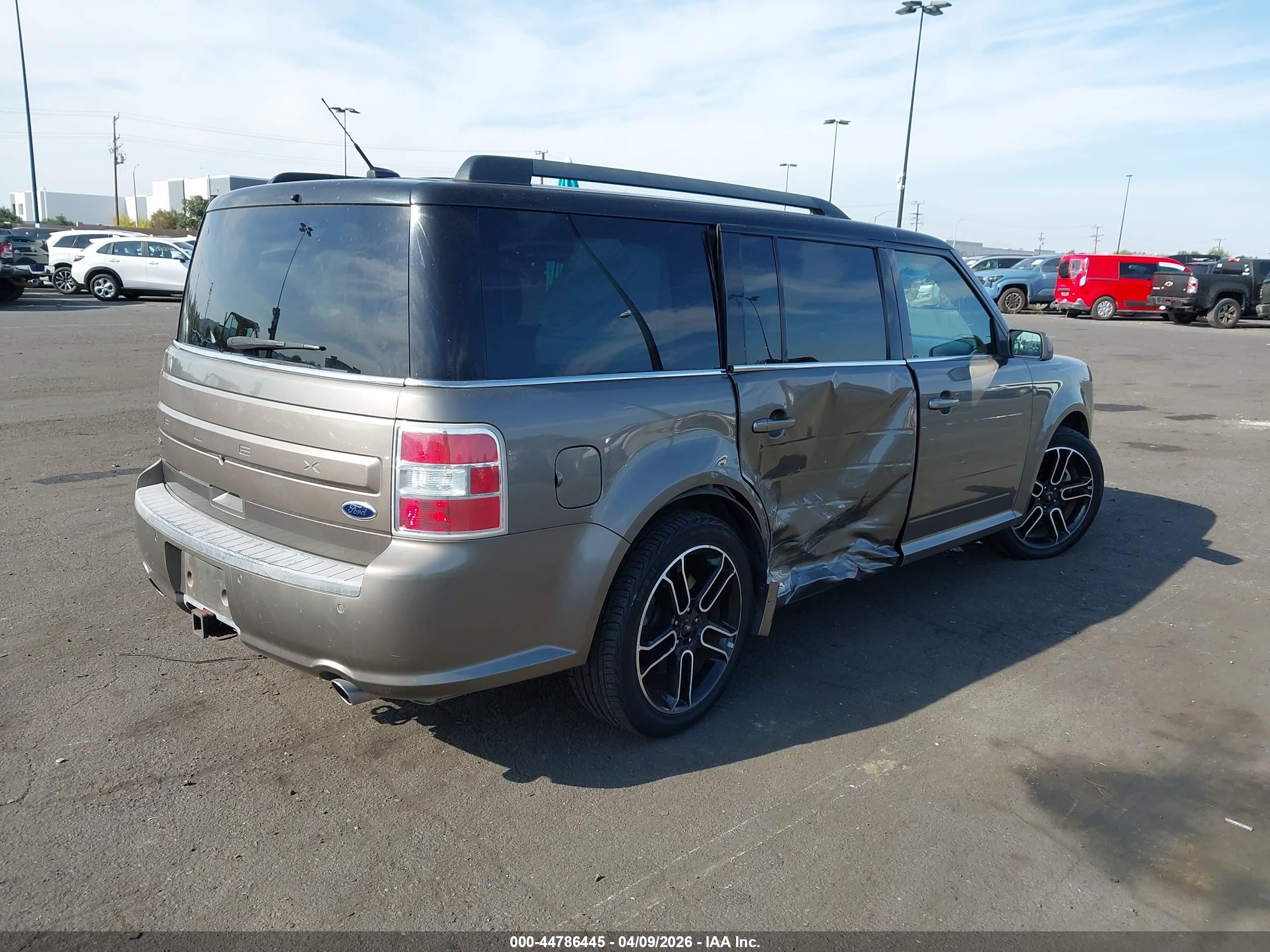 FORD FLEX image 4