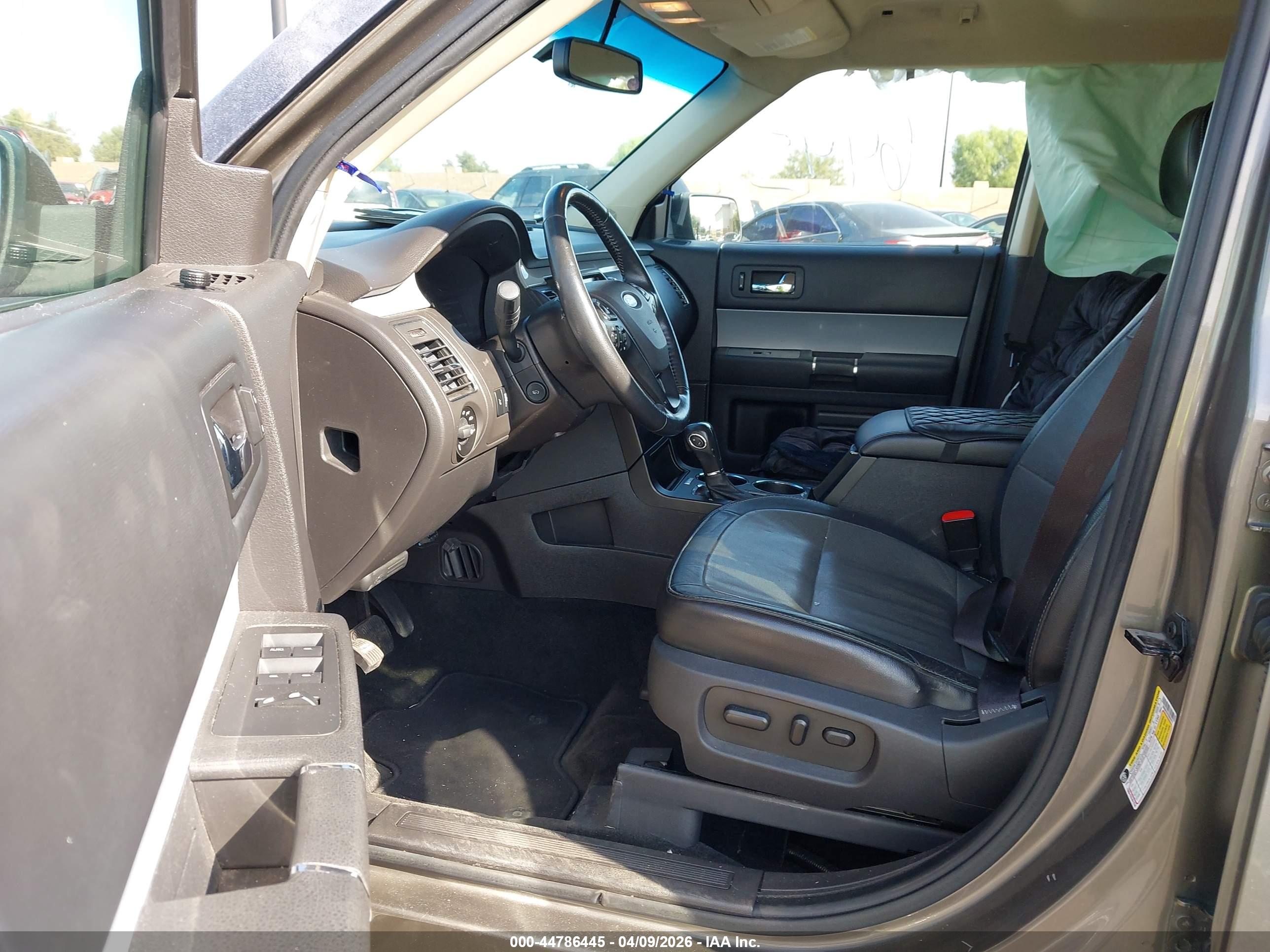 FORD FLEX image 5