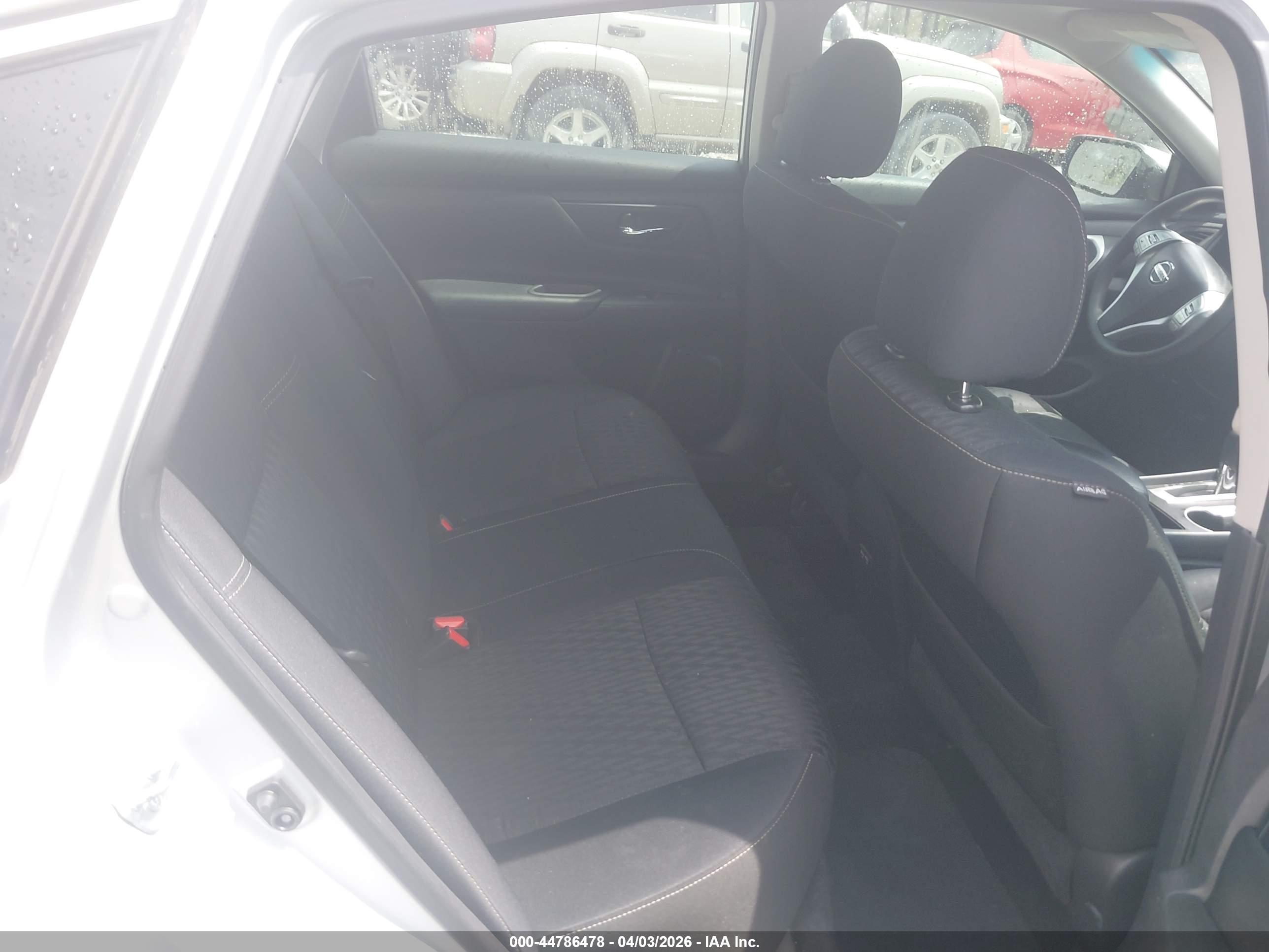 NISSAN ALTIMA image 8