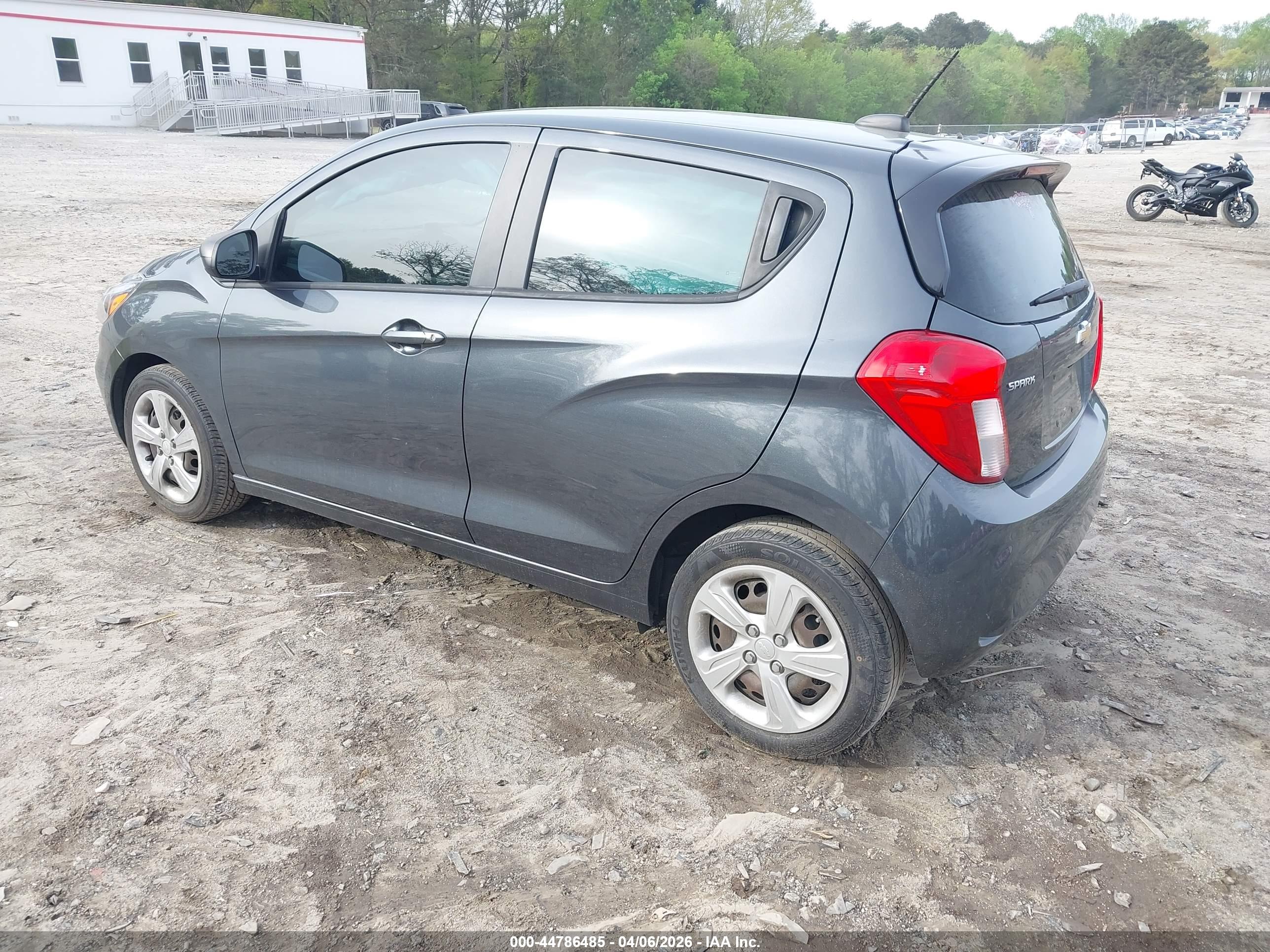 CHEVROLET SPARK image 3