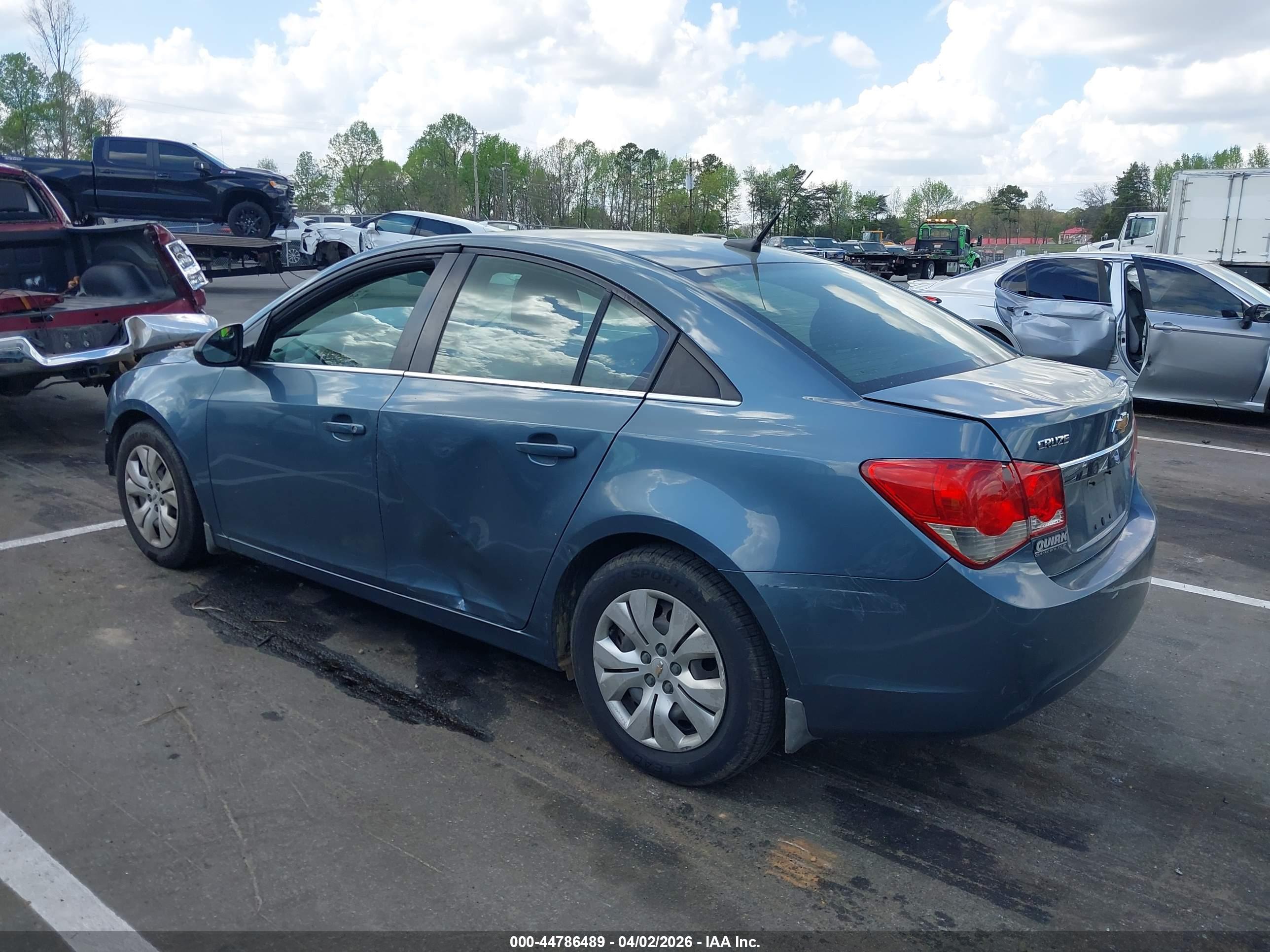 CHEVROLET CRUZE image 3