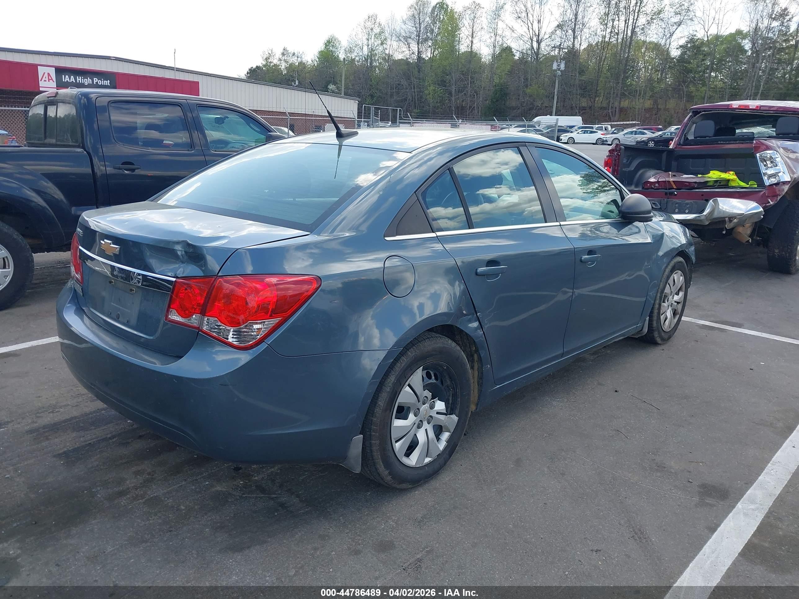 CHEVROLET CRUZE image 4