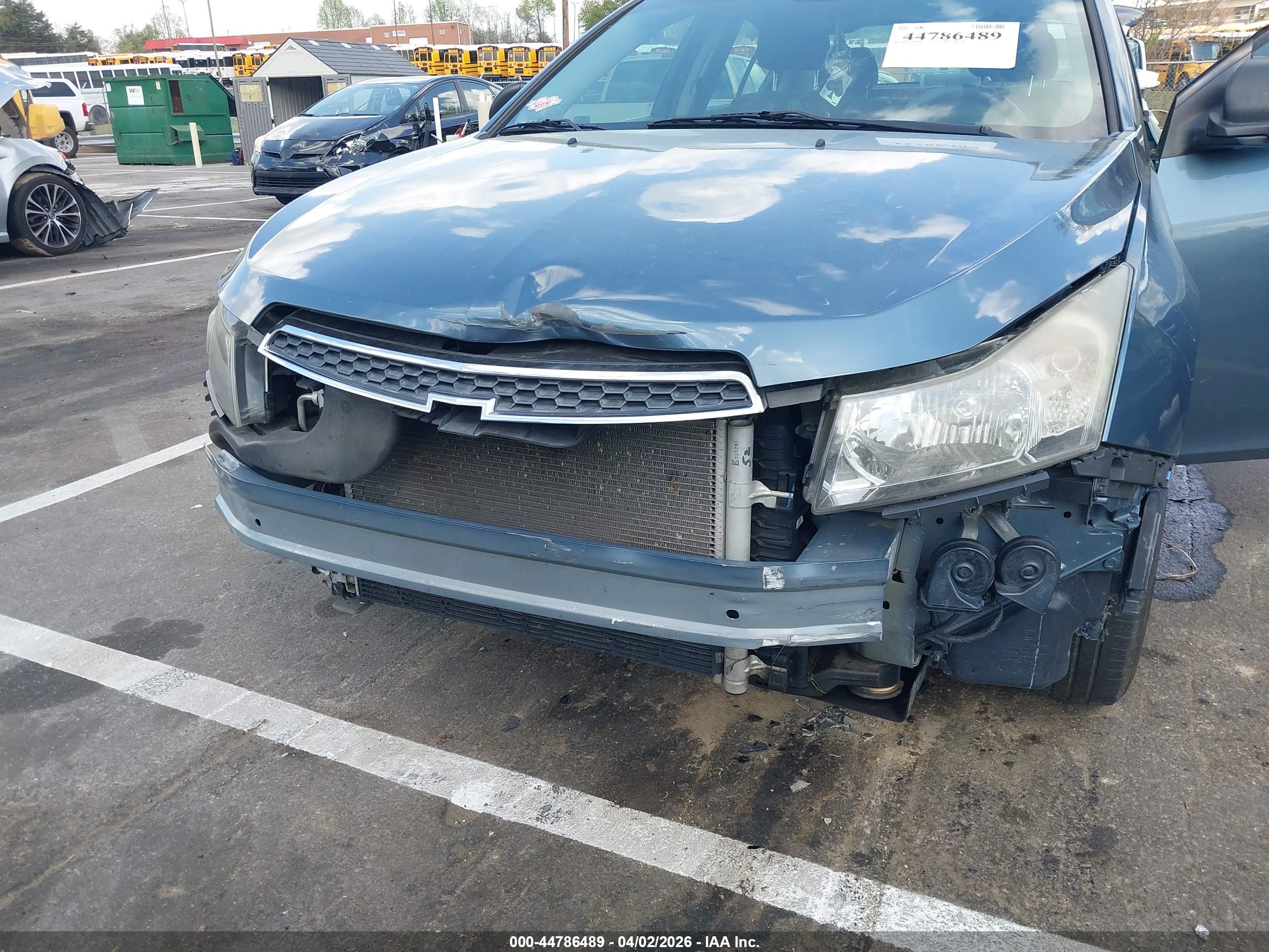 CHEVROLET CRUZE image 6