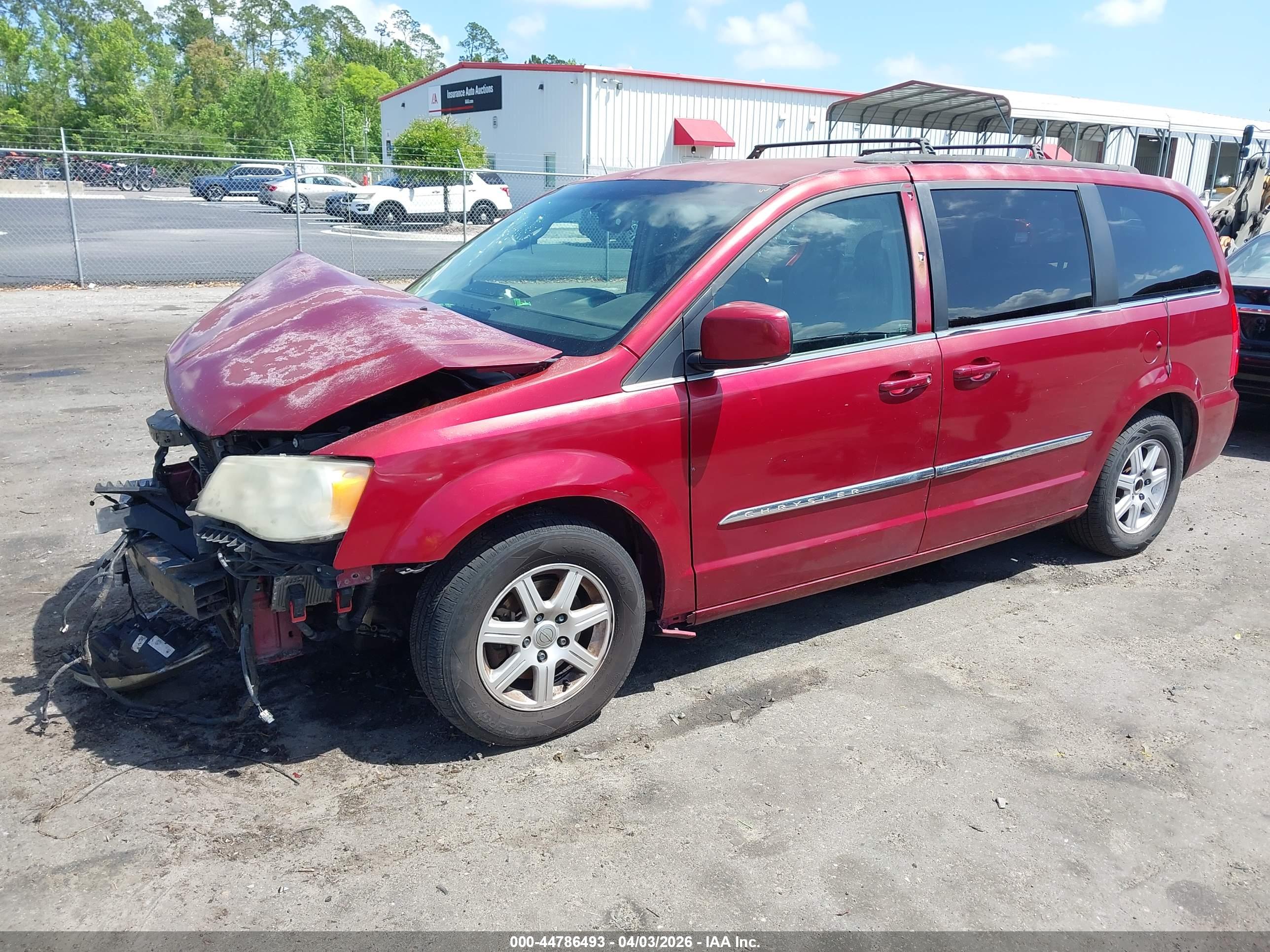 CHRYSLER TOWN image 2
