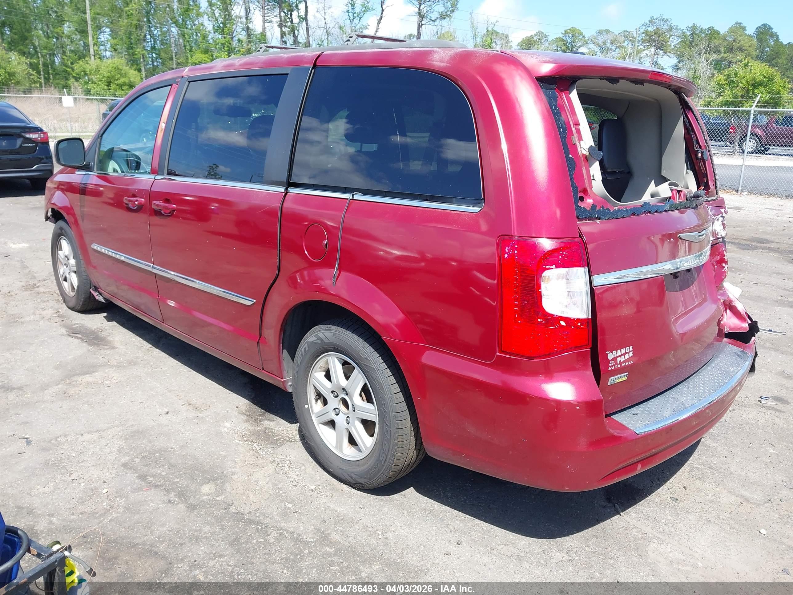 CHRYSLER TOWN image 3