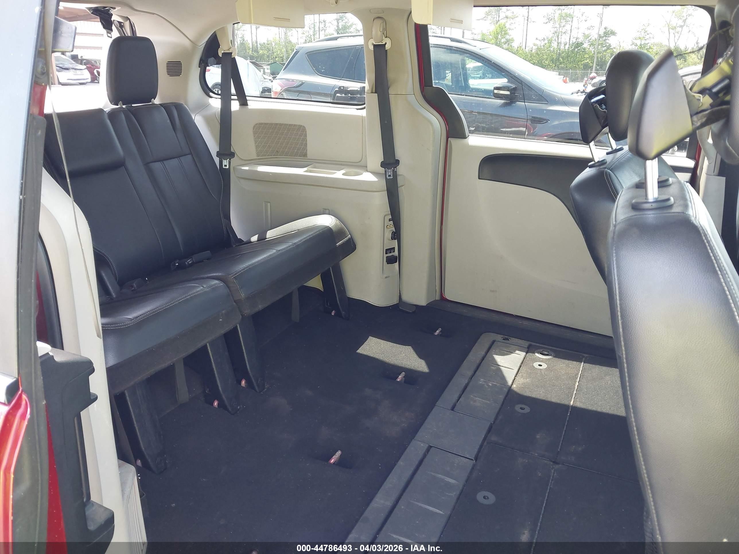 CHRYSLER TOWN image 8