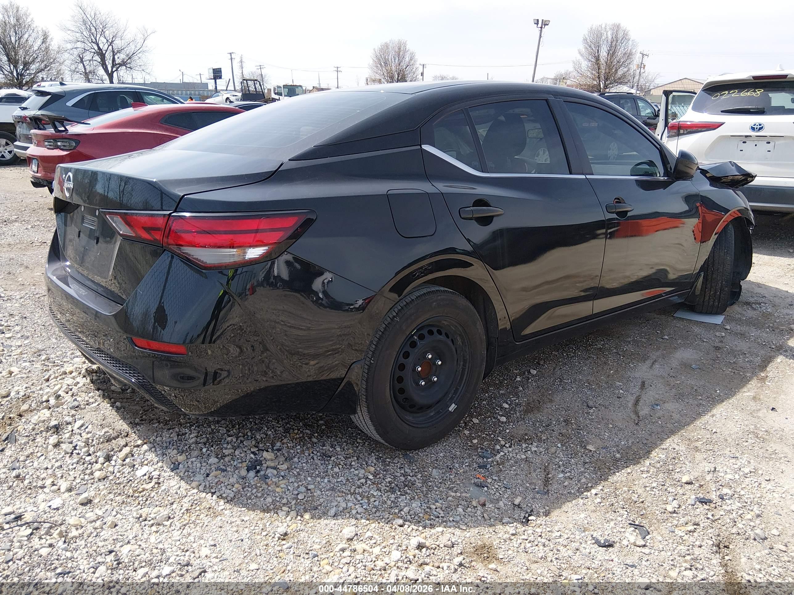 NISSAN SENTRA image 4