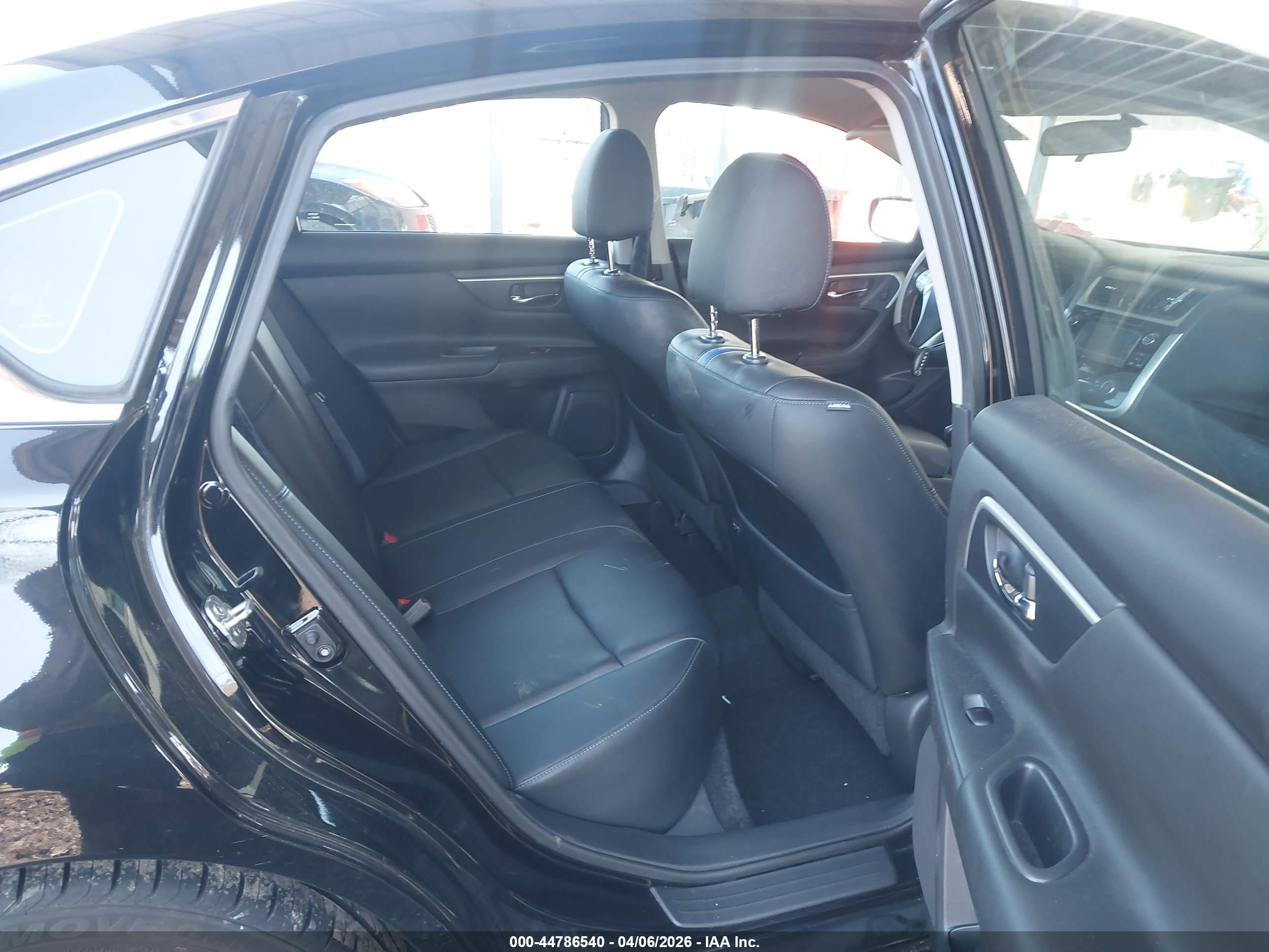 NISSAN ALTIMA image 8