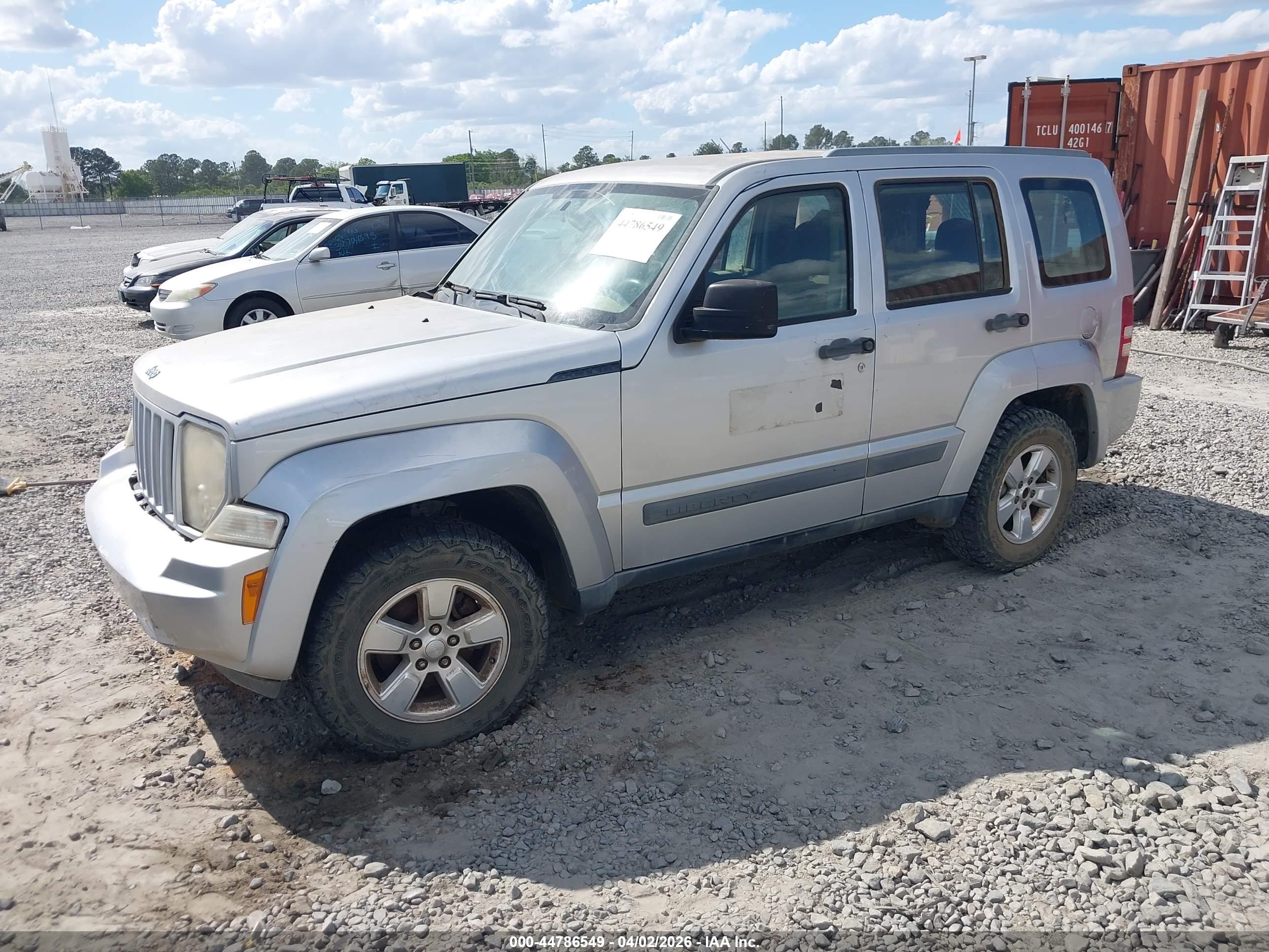 JEEP LIBERTY image 2