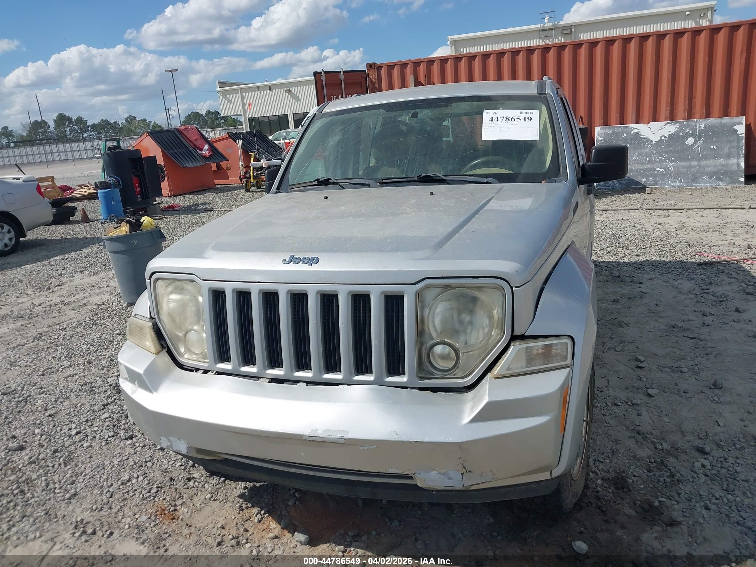 JEEP LIBERTY image 6
