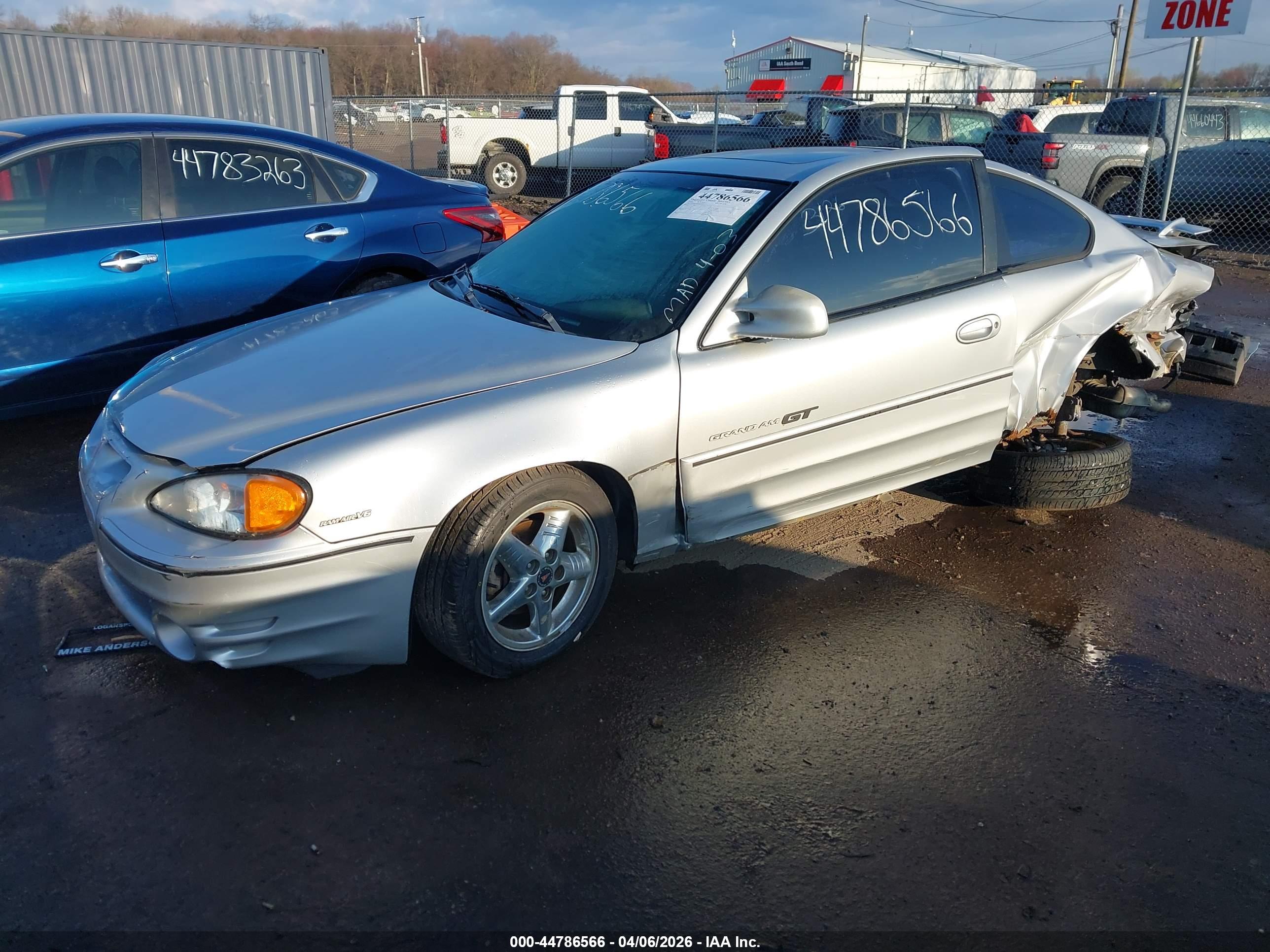 PONTIAC GRAND image 2