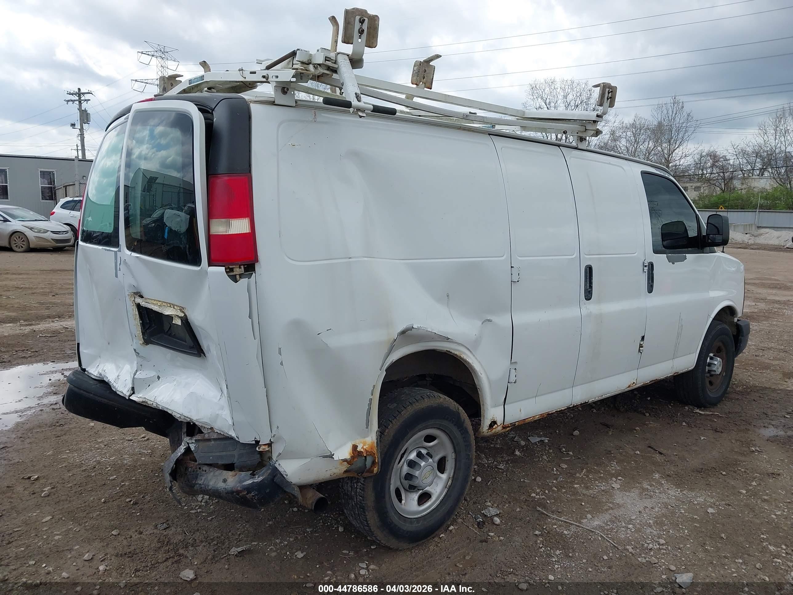 CHEVROLET EXPRESS image 4