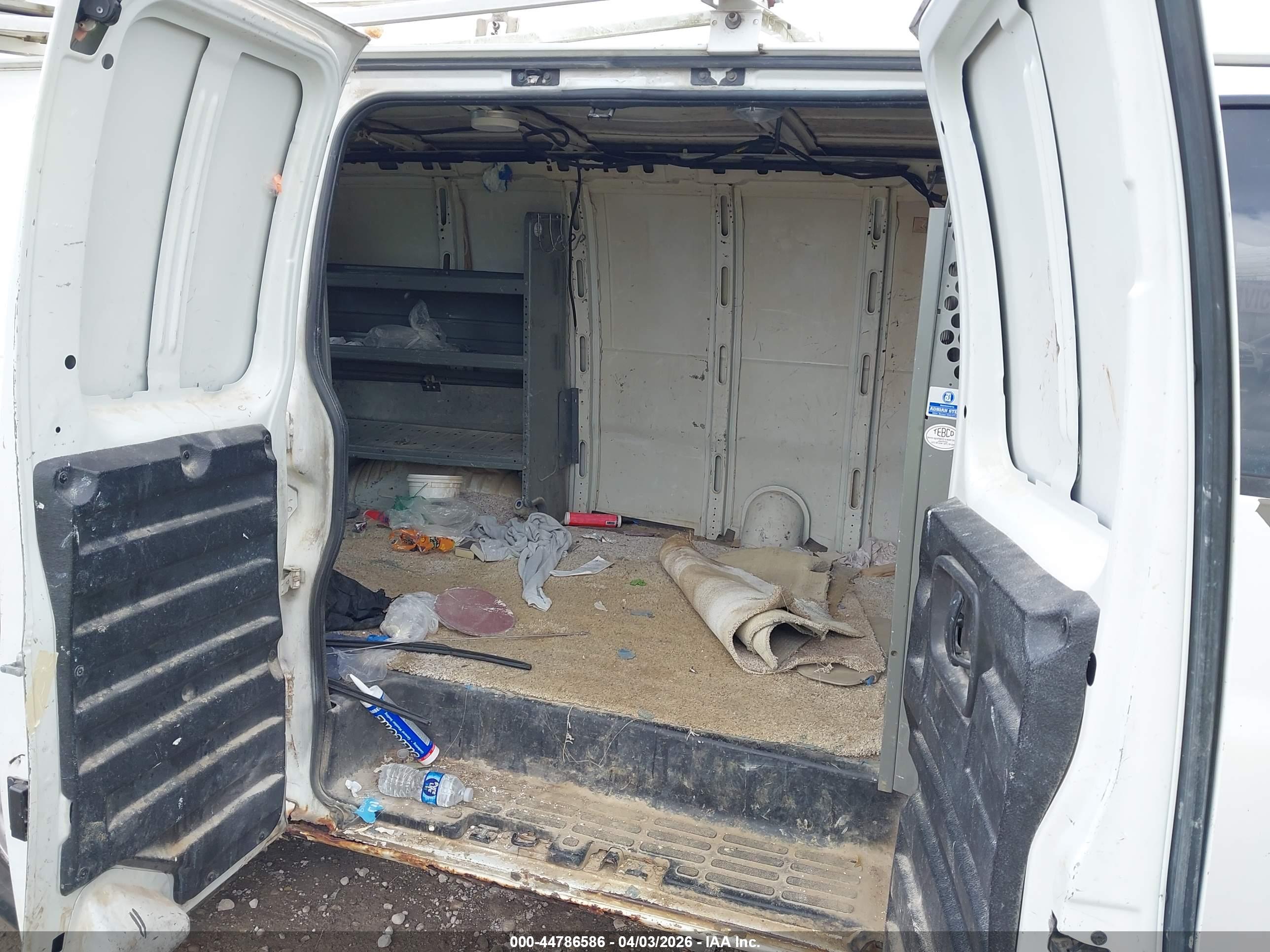 CHEVROLET EXPRESS image 8