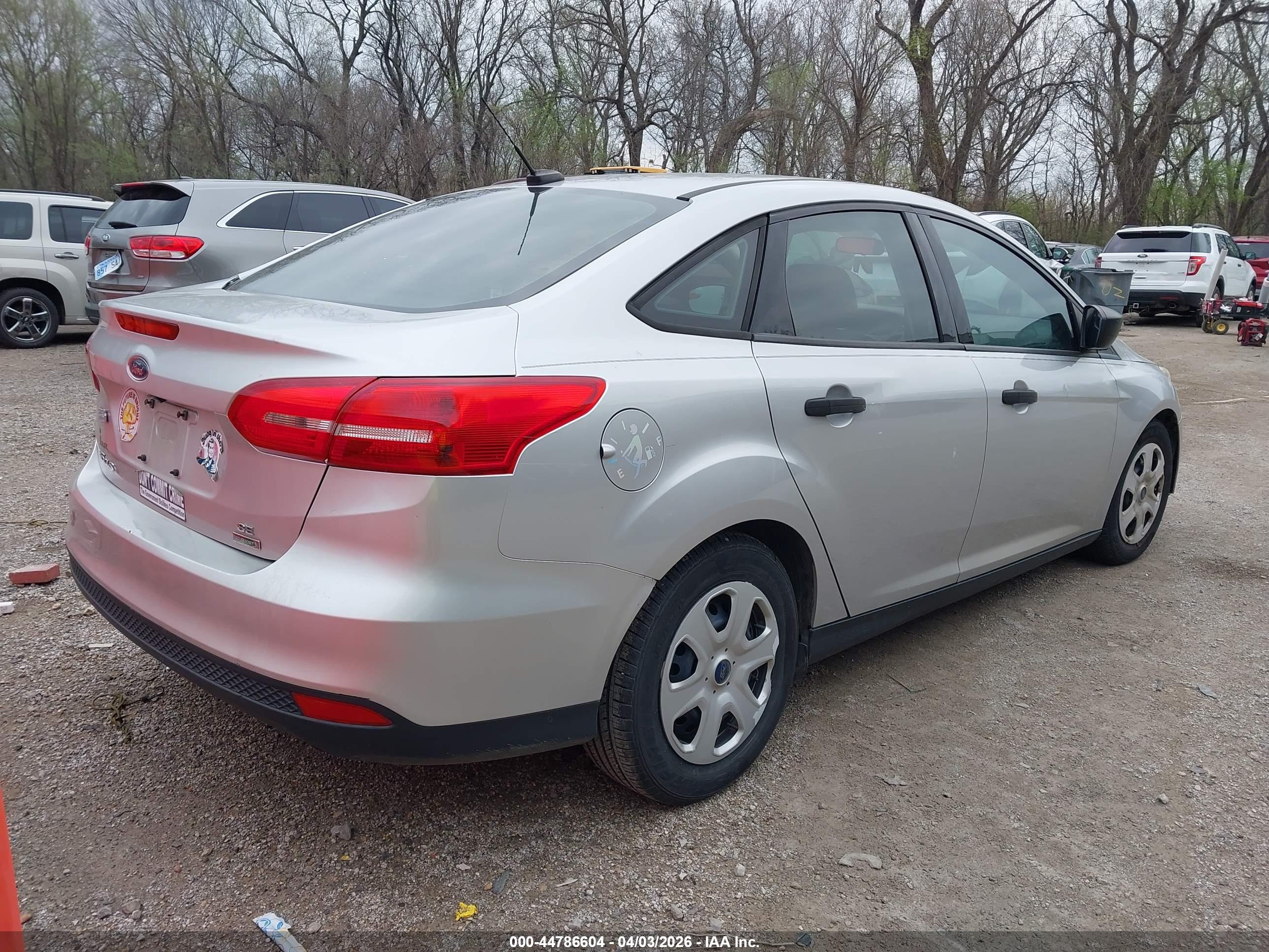FORD FOCUS image 4