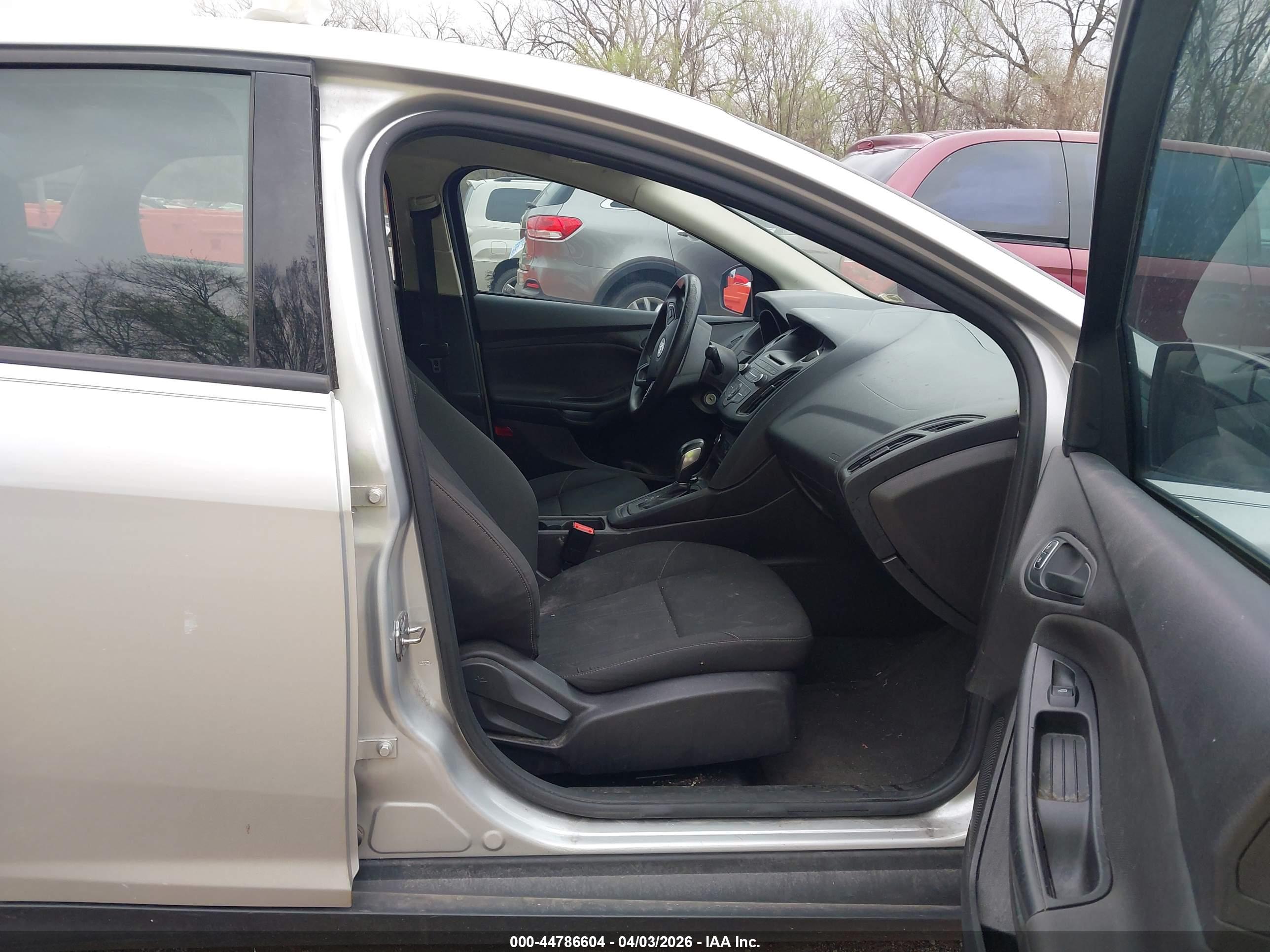 FORD FOCUS image 5