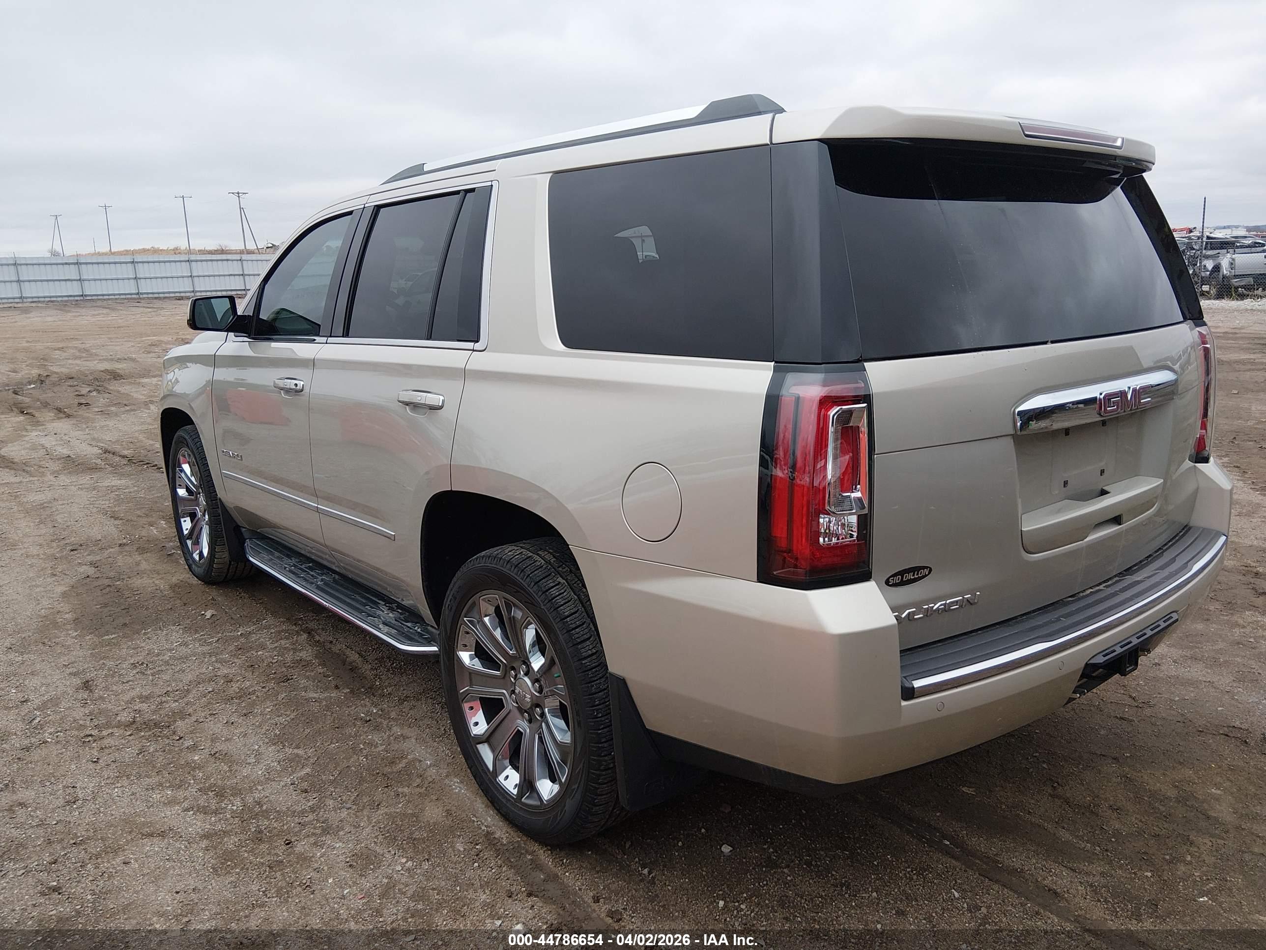 GMC YUKON image 3