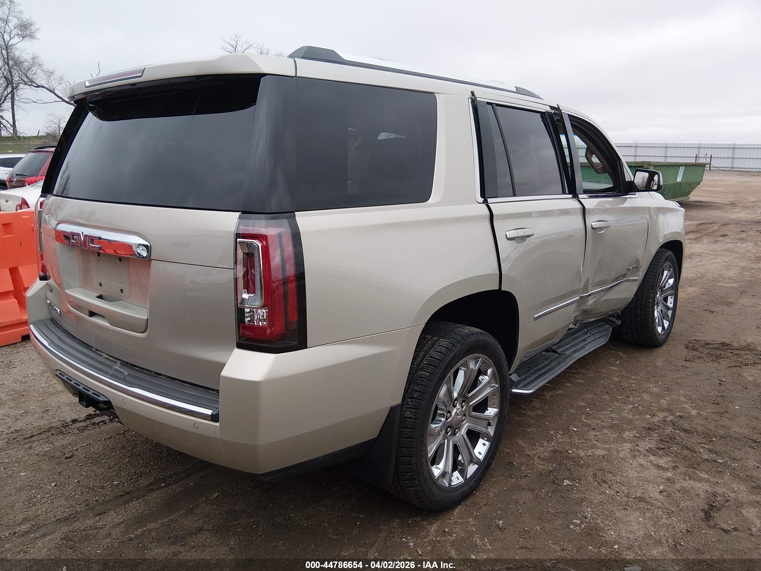 GMC YUKON image 4