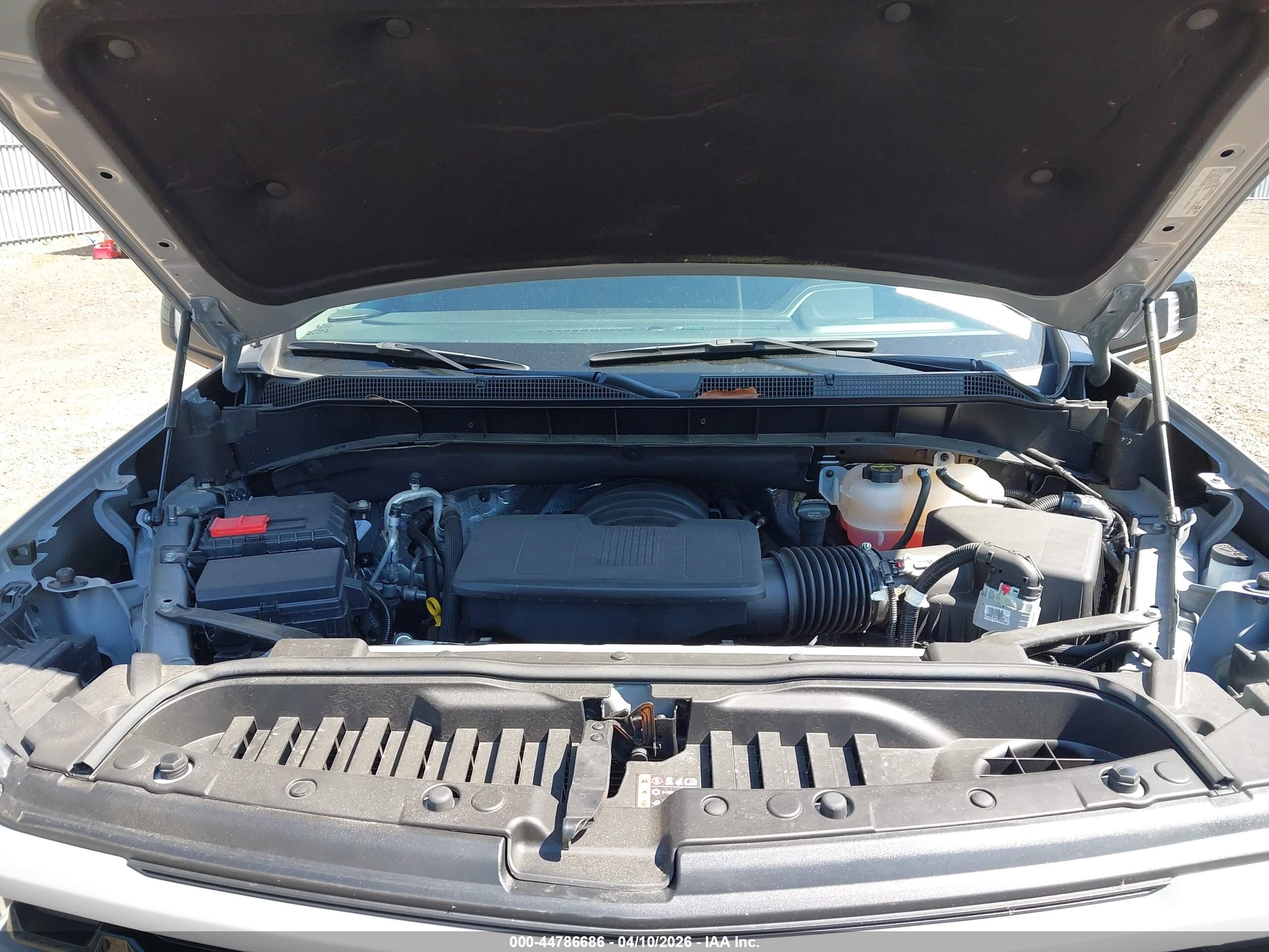 CHEVROLET SILVERADO image 10