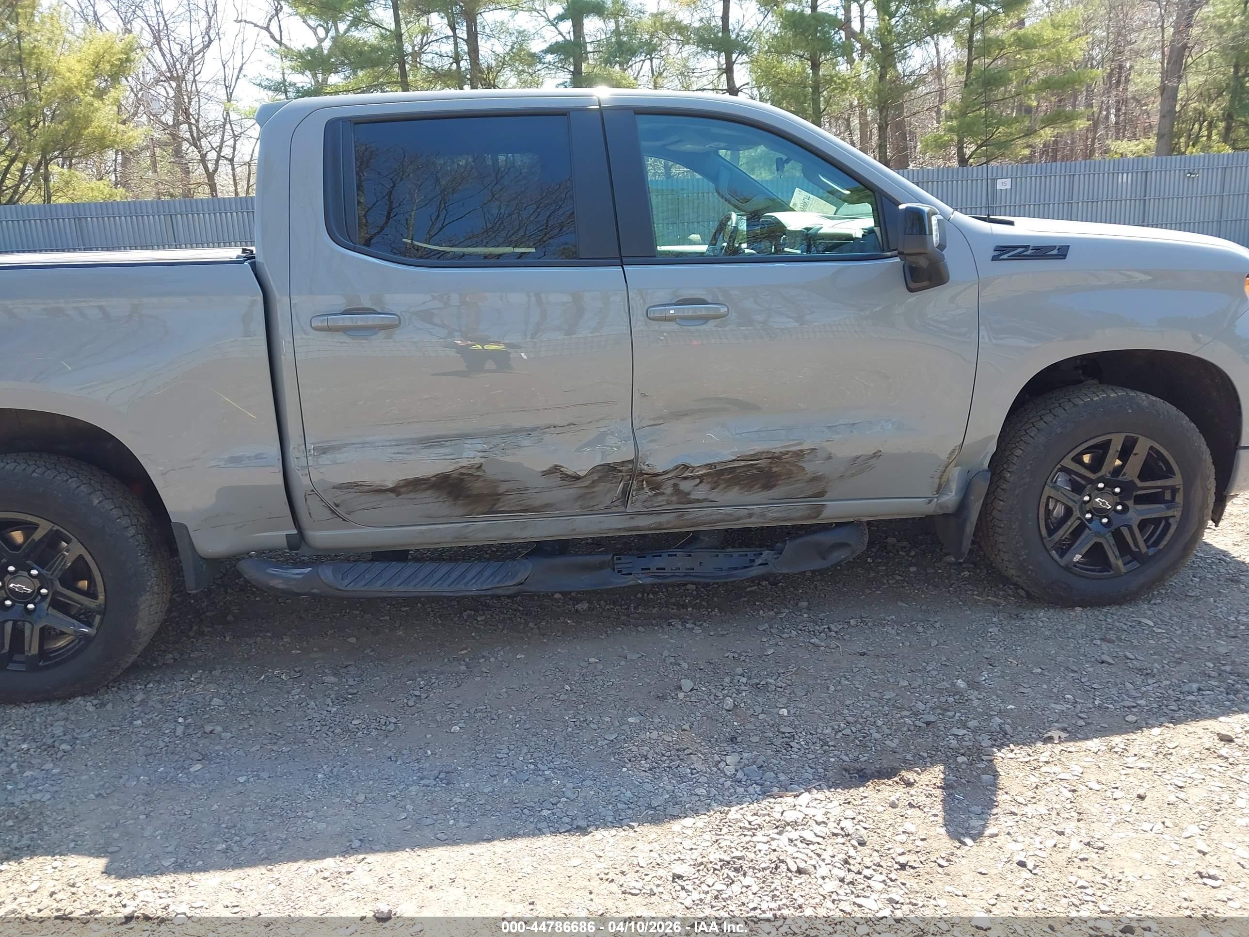 CHEVROLET SILVERADO image 6