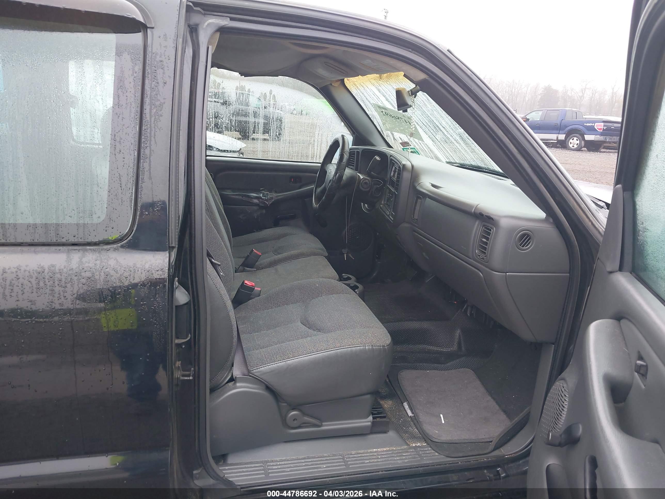 CHEVROLET SILVERADO image 5