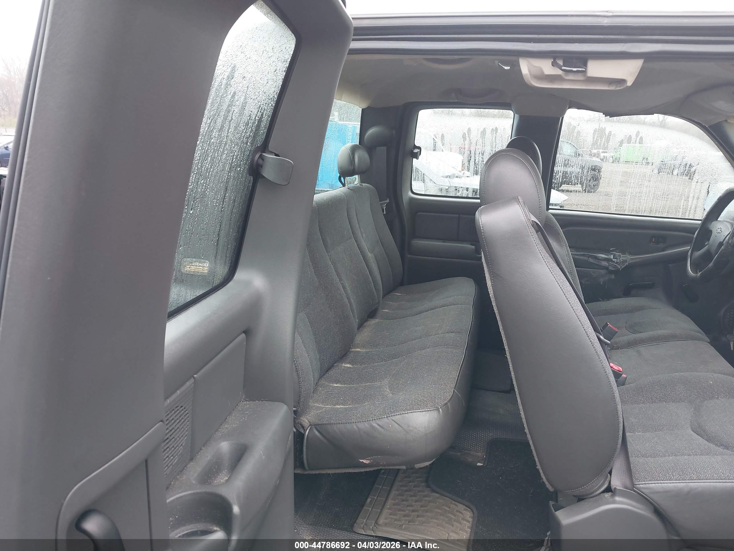 CHEVROLET SILVERADO image 8