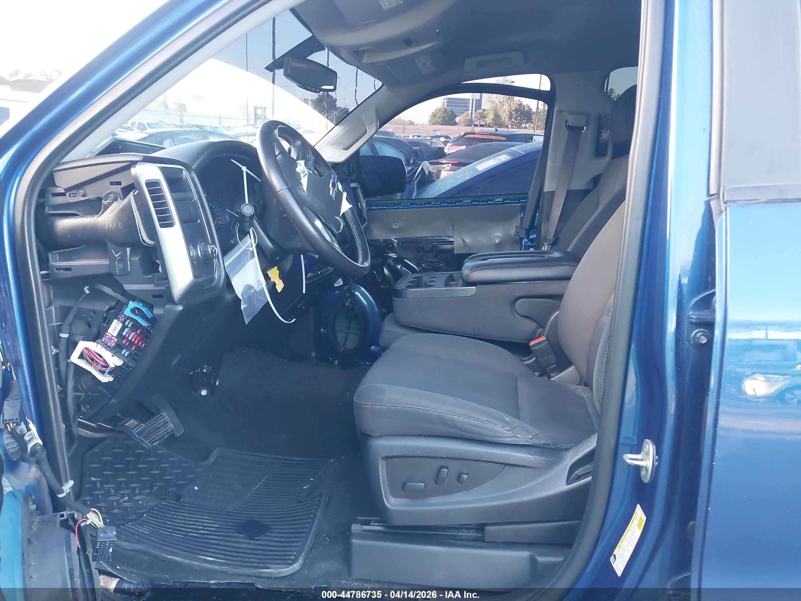CHEVROLET SILVERADO image 5