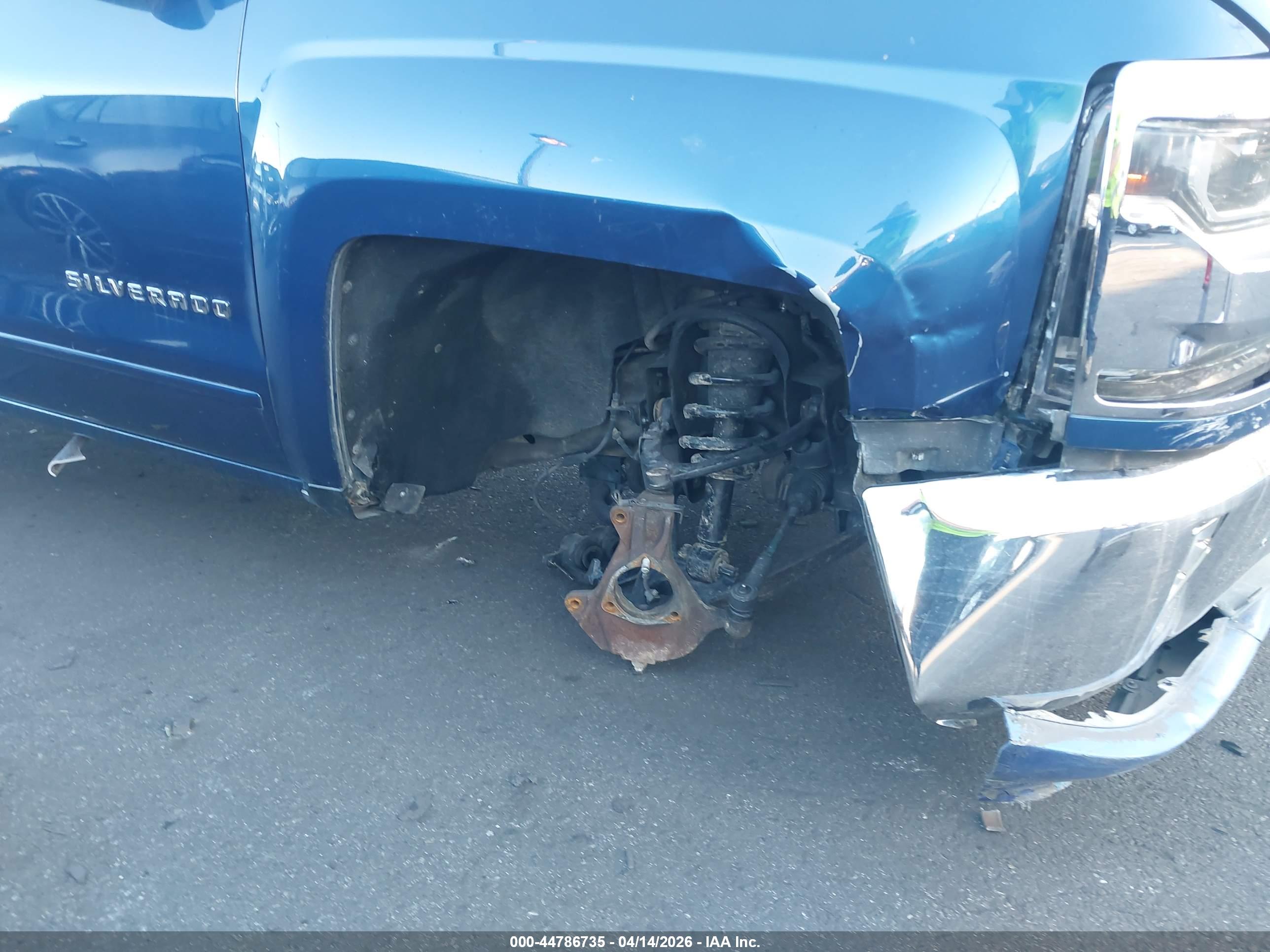 CHEVROLET SILVERADO image 6