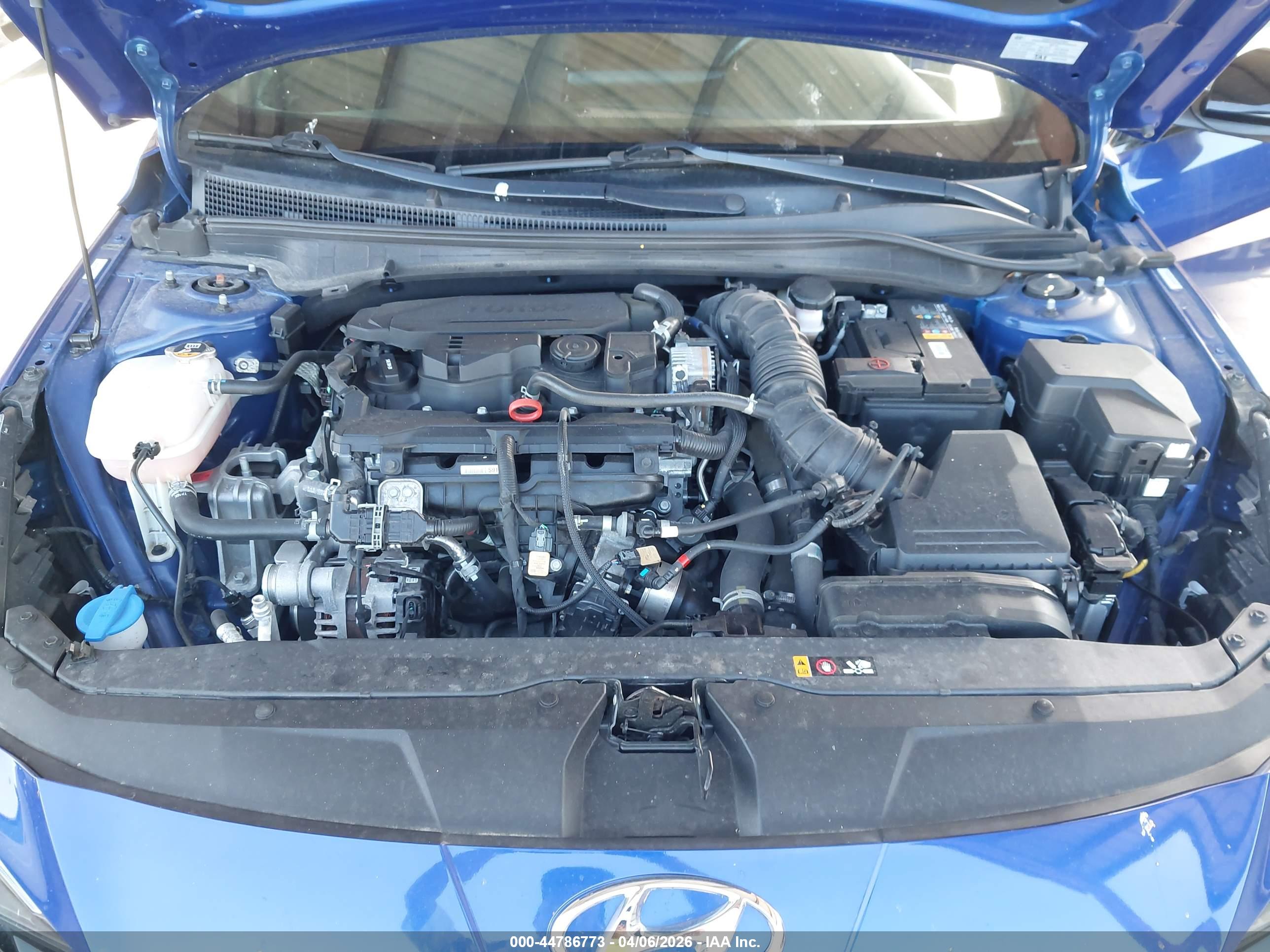 HYUNDAI ELANTRA image 10