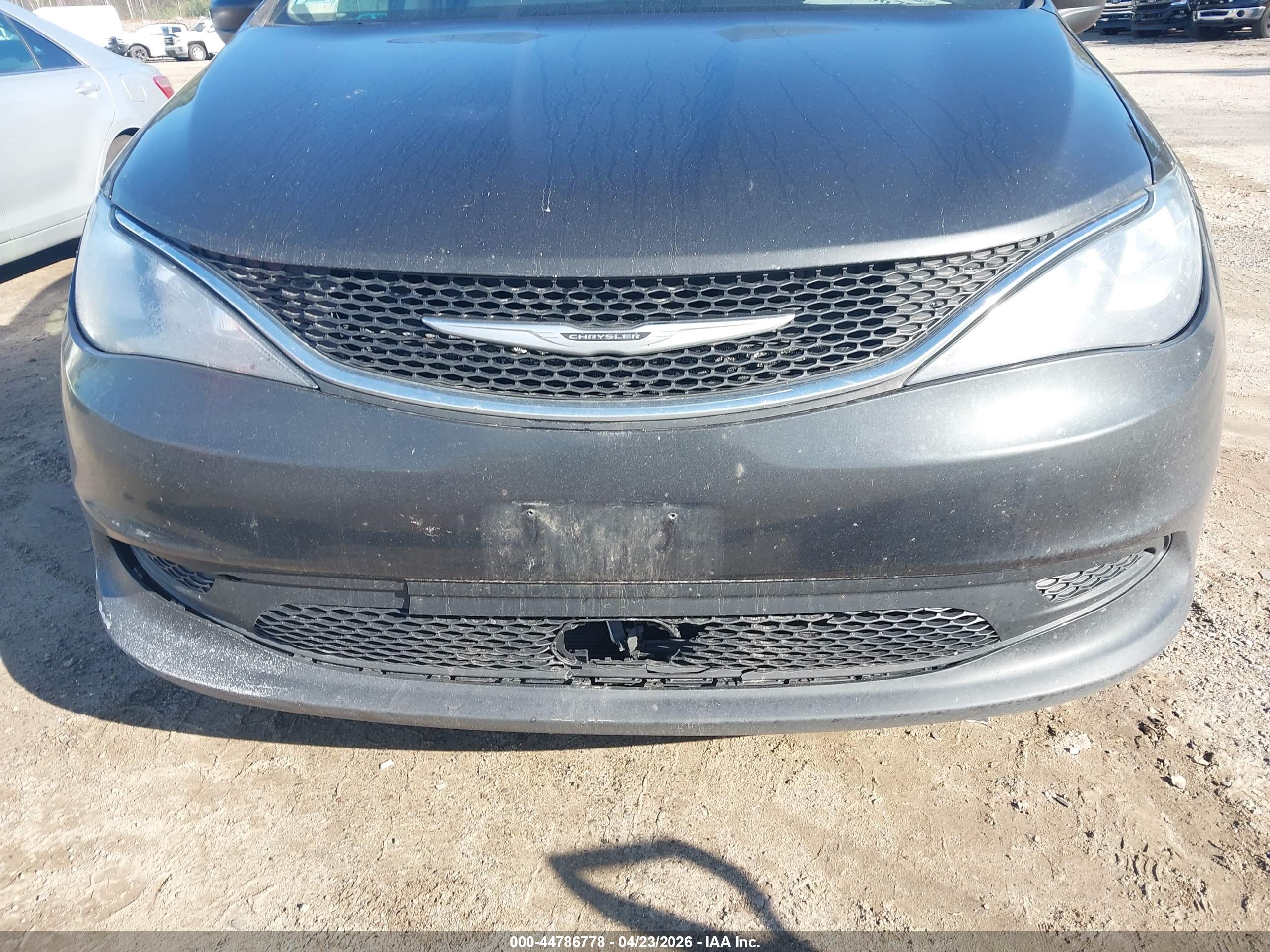 CHRYSLER VOYAGER image 6