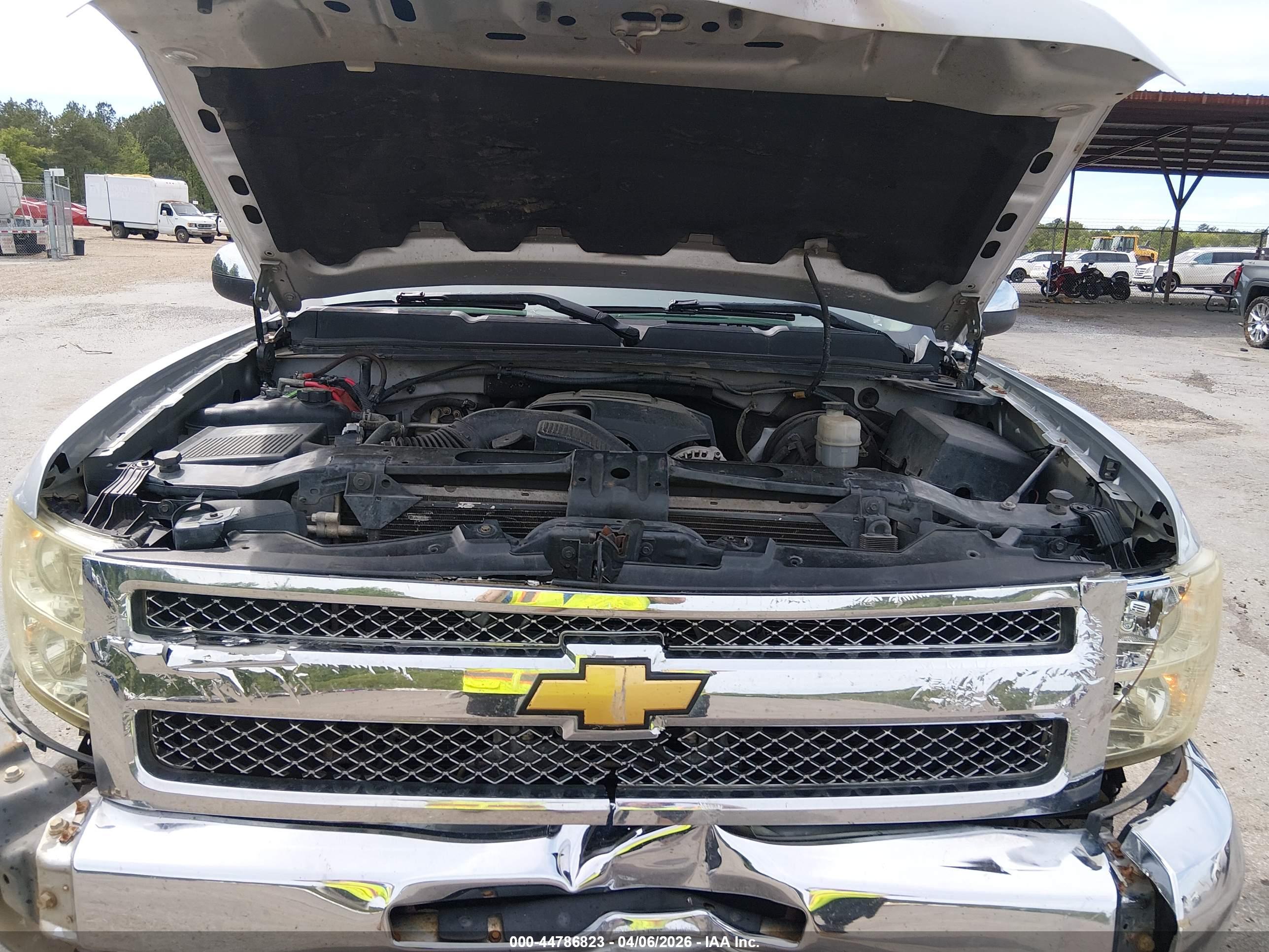 CHEVROLET SILVERADO image 10
