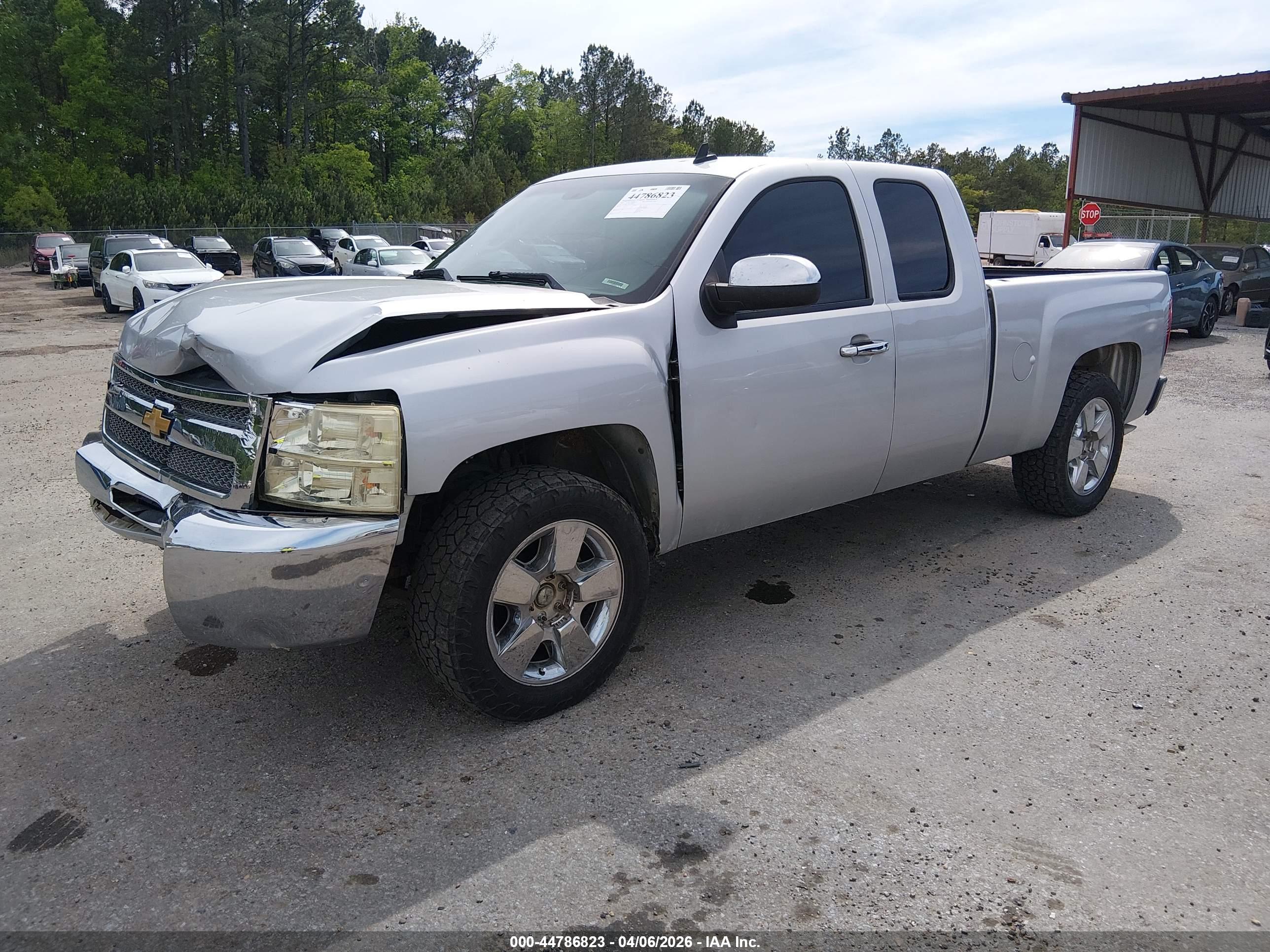 CHEVROLET SILVERADO image 2